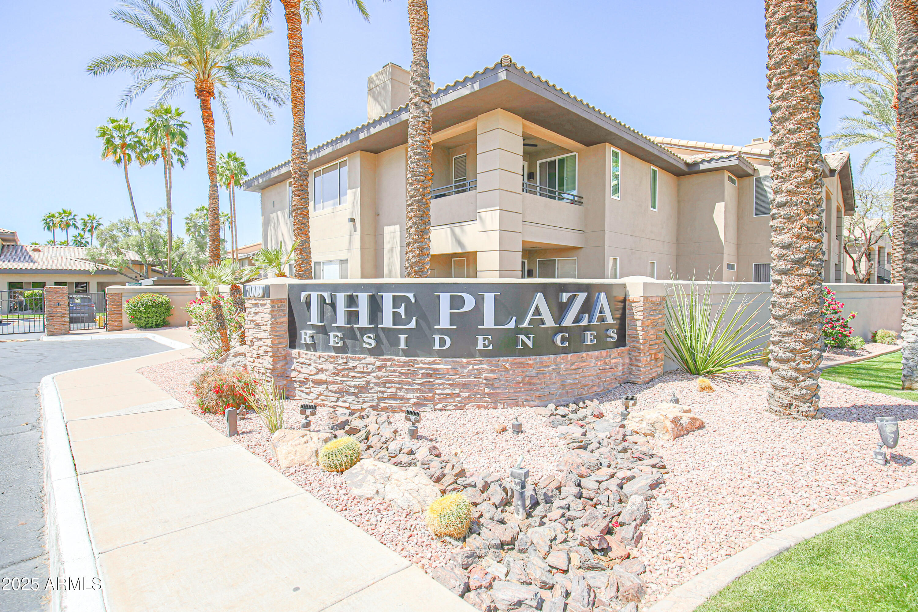 7009 E ACOMA Drive 1160