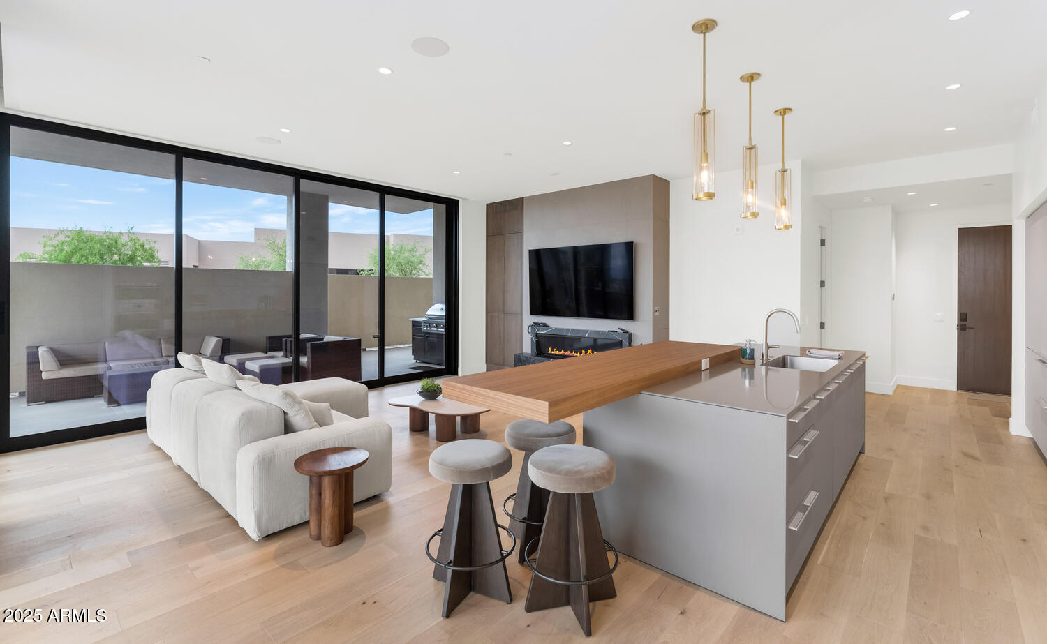 5000 N Camelback Ridge Road 102