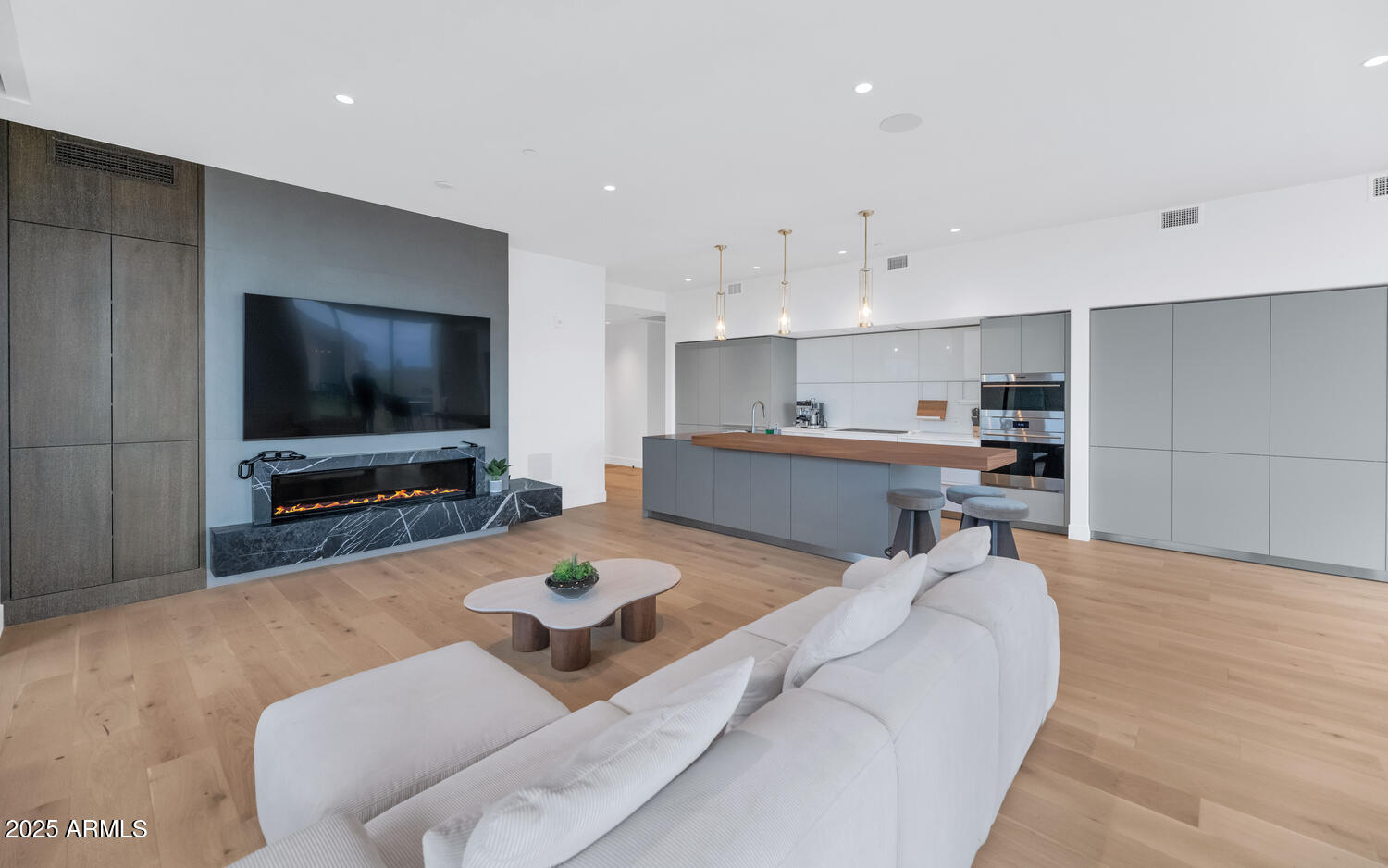 5000 N Camelback Ridge Road 102