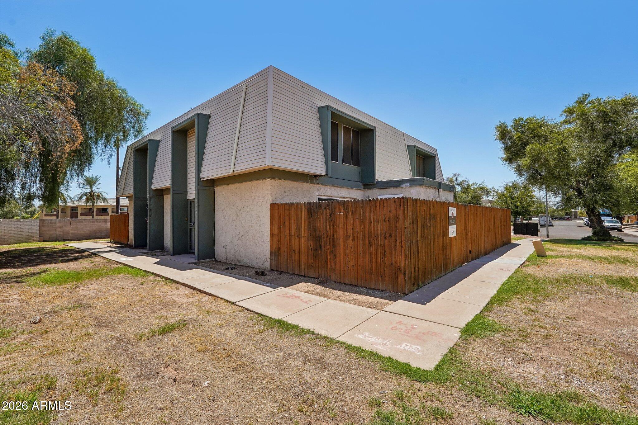 5919 W GOLDEN Lane