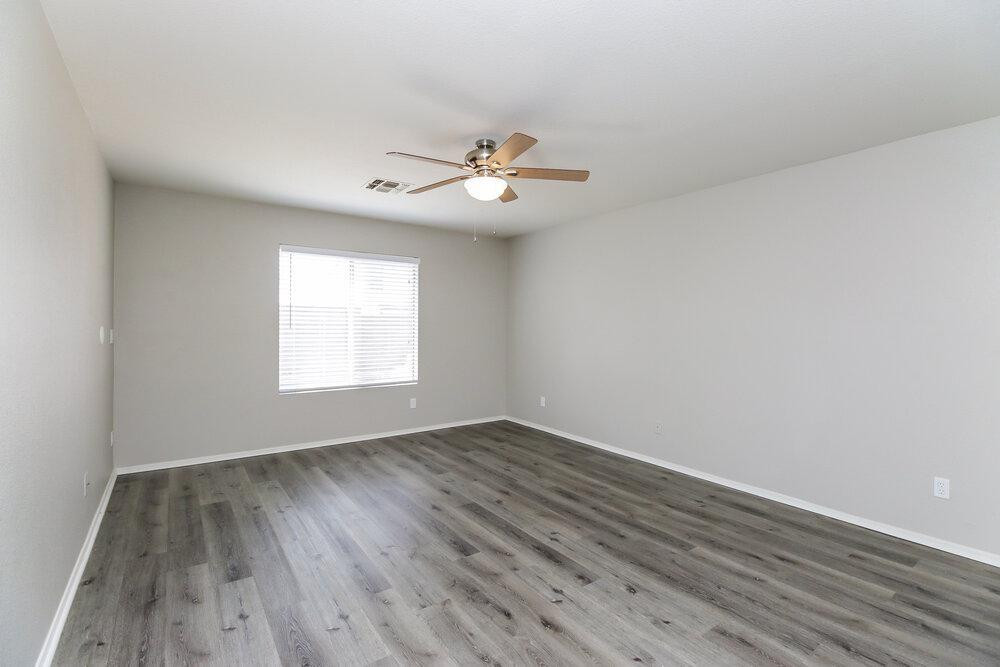 16071 W Adams Street