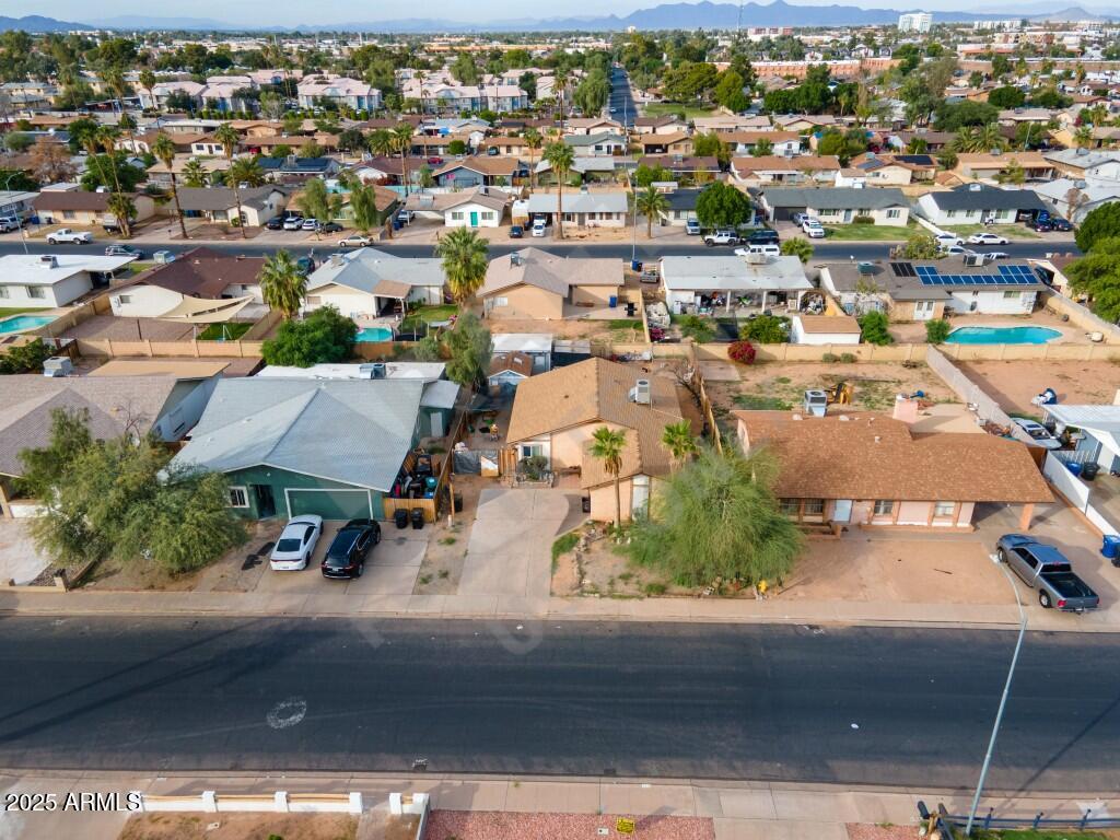 604 W EMELITA Avenue