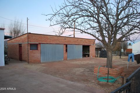 A home in Naco