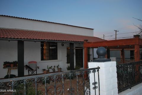 A home in Naco