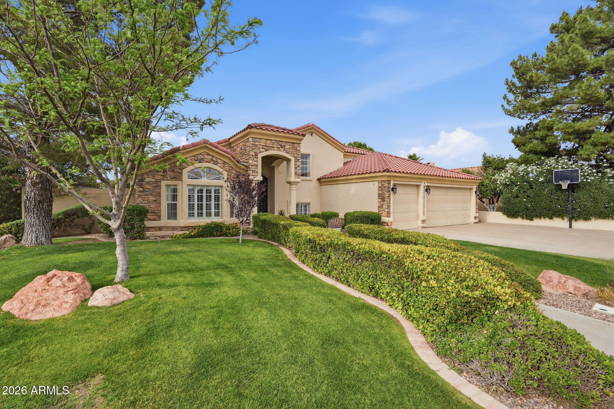 3516 E FAIRBROOK Circle