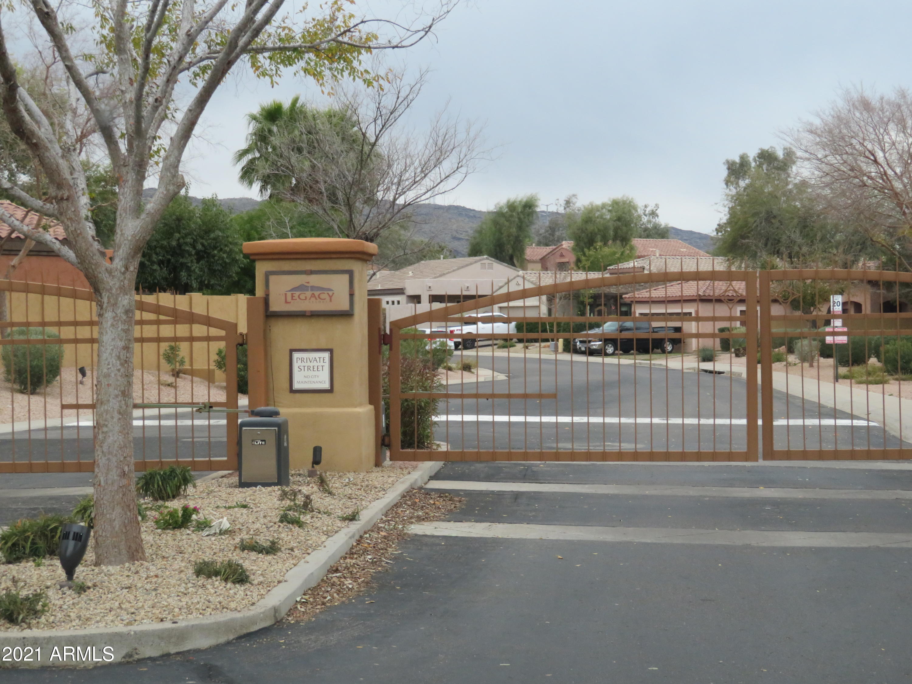 7013 S GOLFSIDE Lane