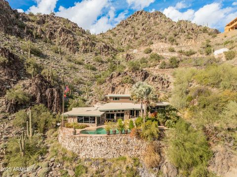 Photo of 7310 N Highcliff Drive, Paradise Valley, AZ 85253 (MLS # 6962461)