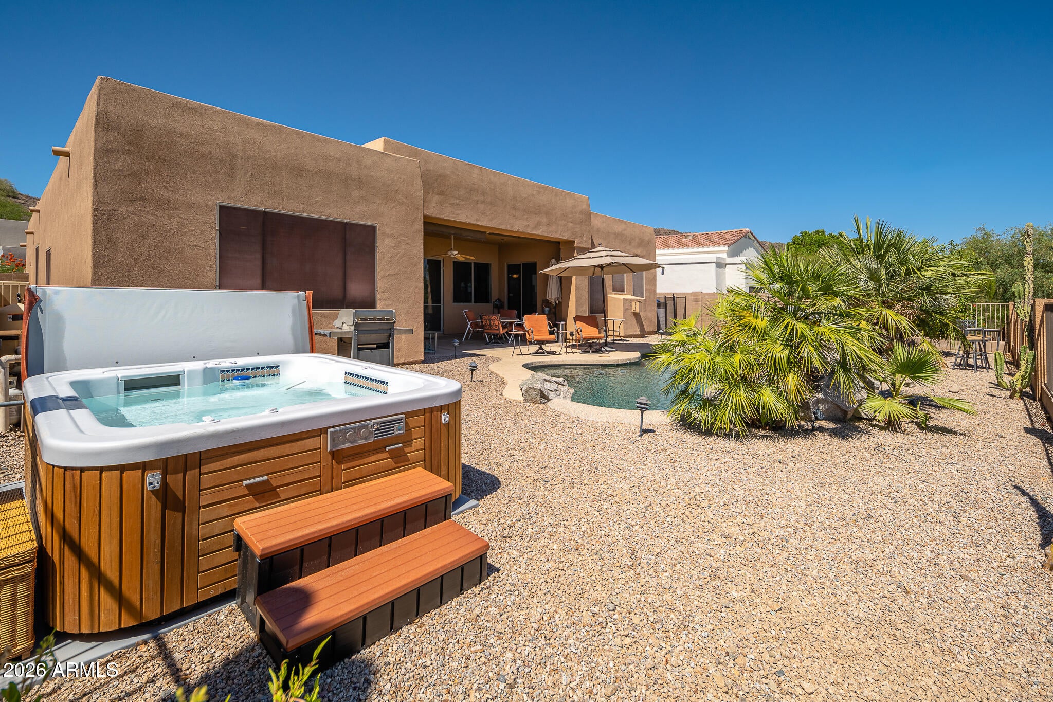 6037 W ROBIN Lane