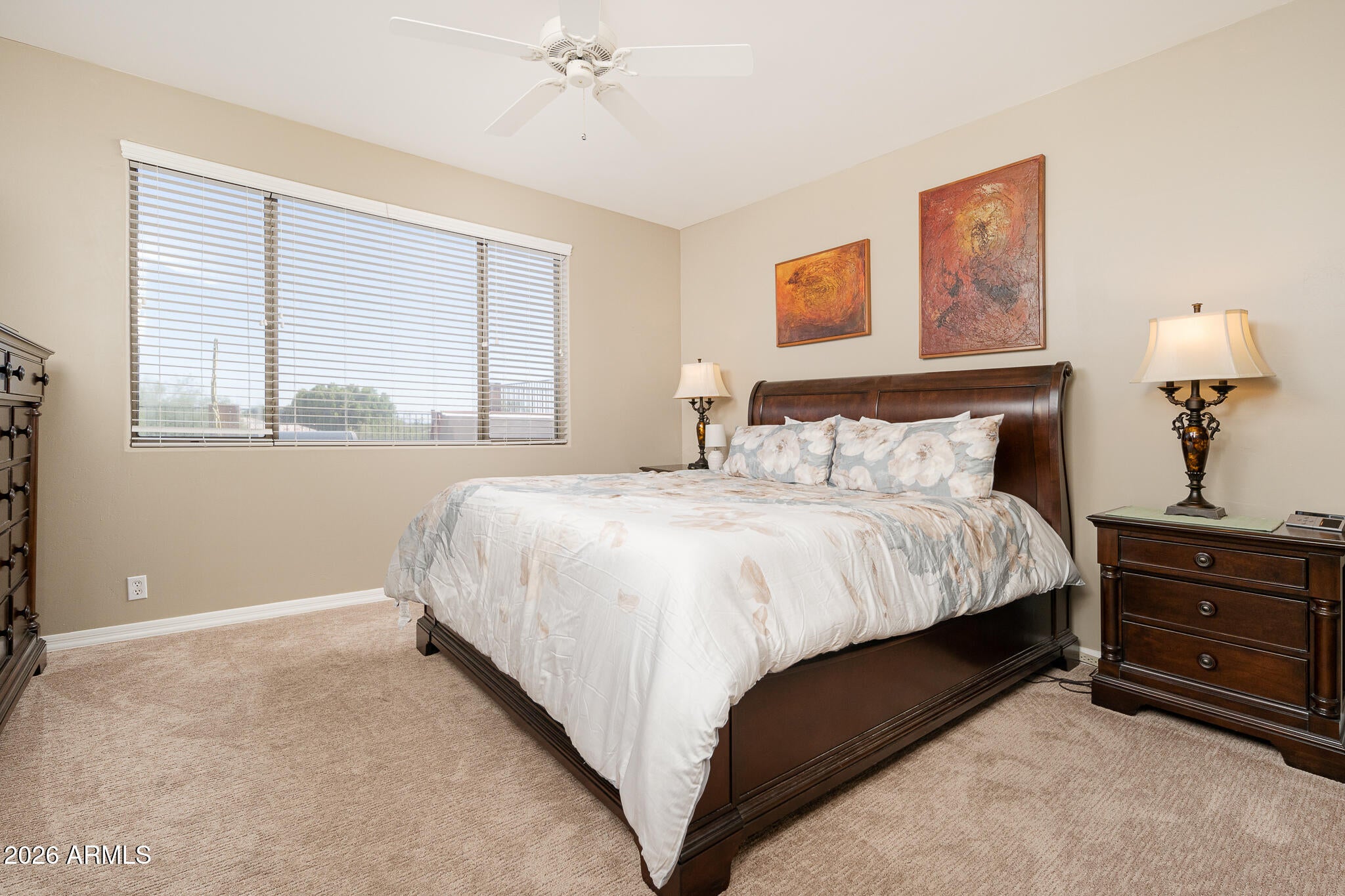 6037 W ROBIN Lane