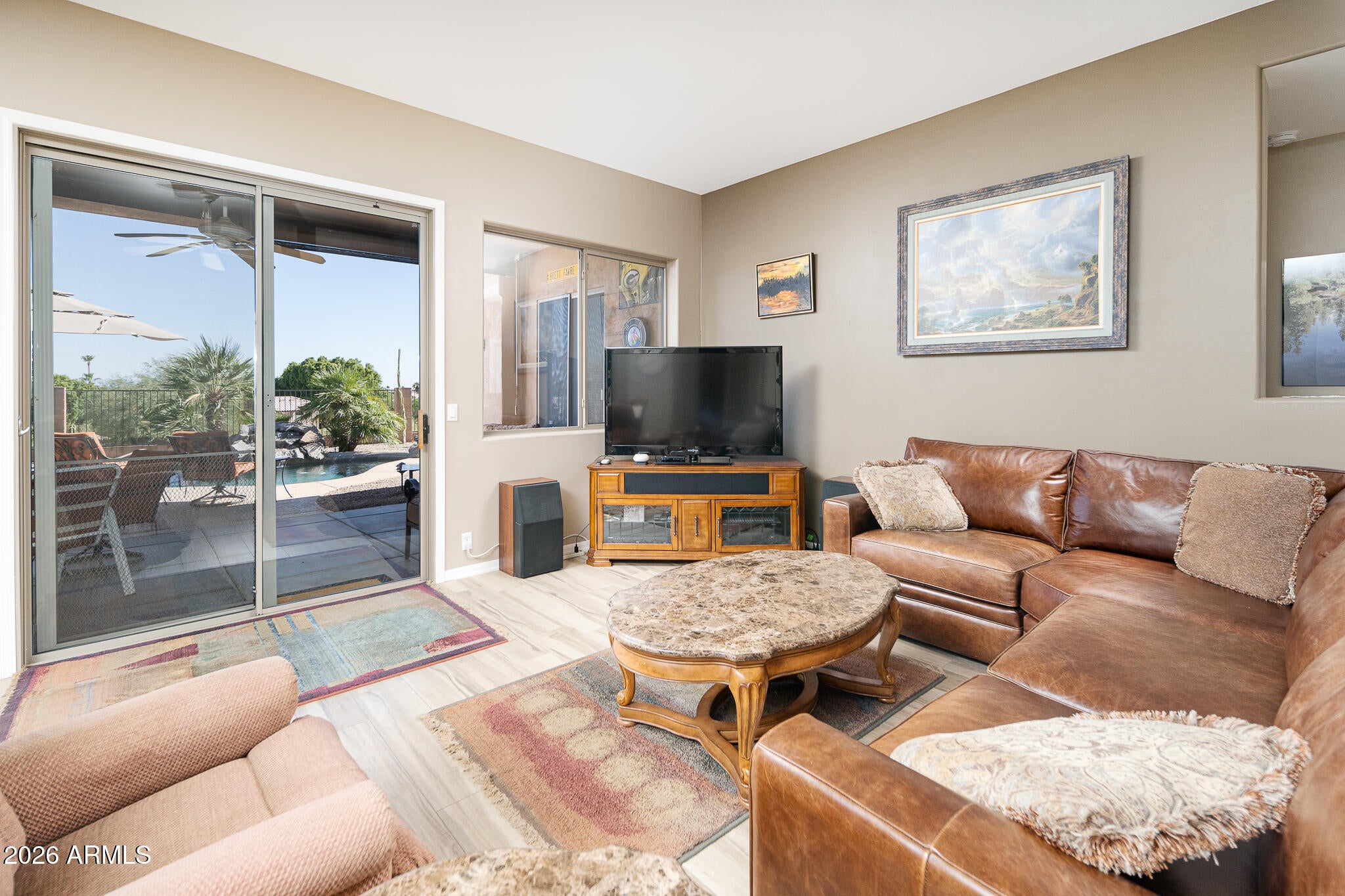6037 W ROBIN Lane