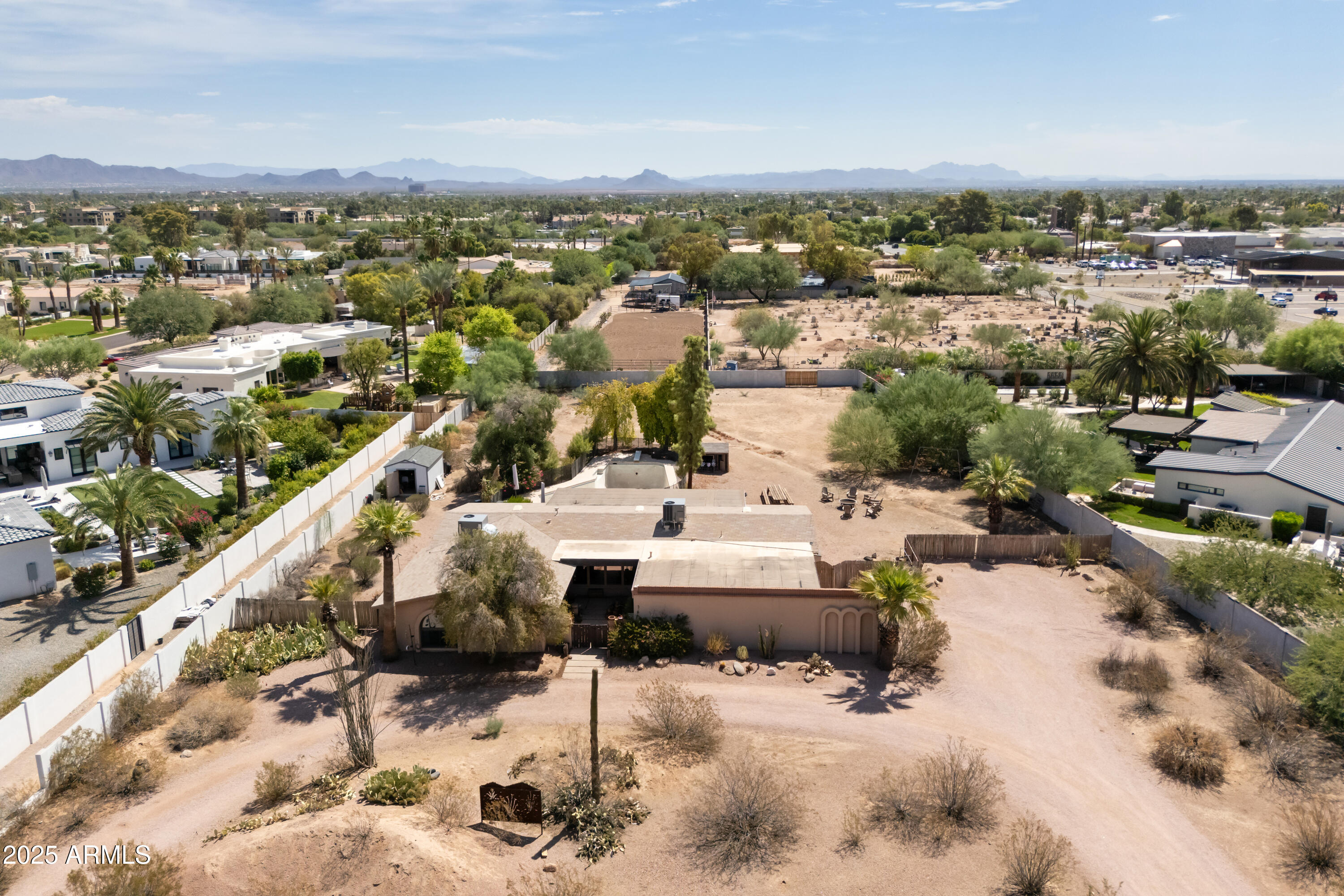 6021 N MOCKINGBIRD Lane