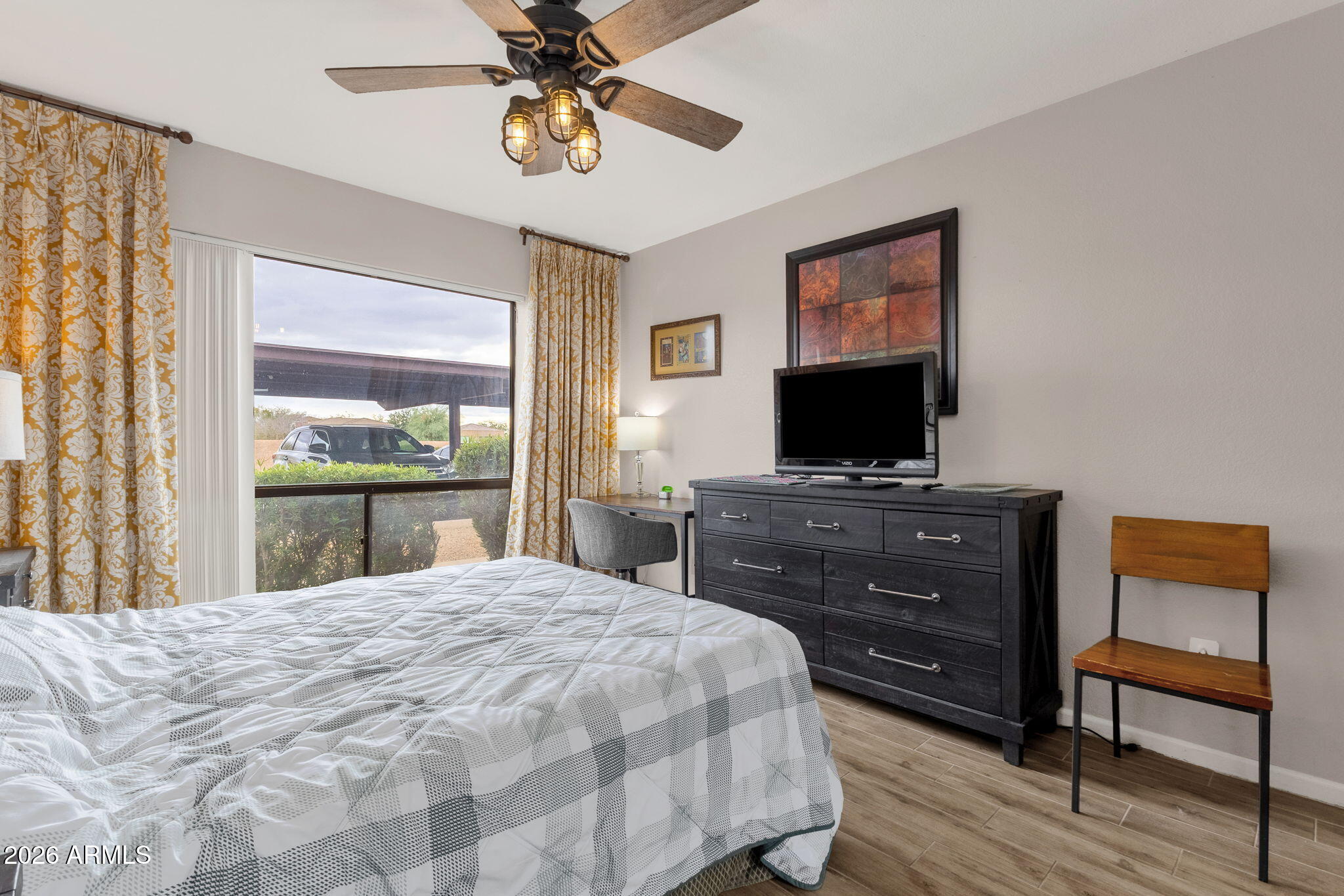 8651 E ROYAL PALM Road 127