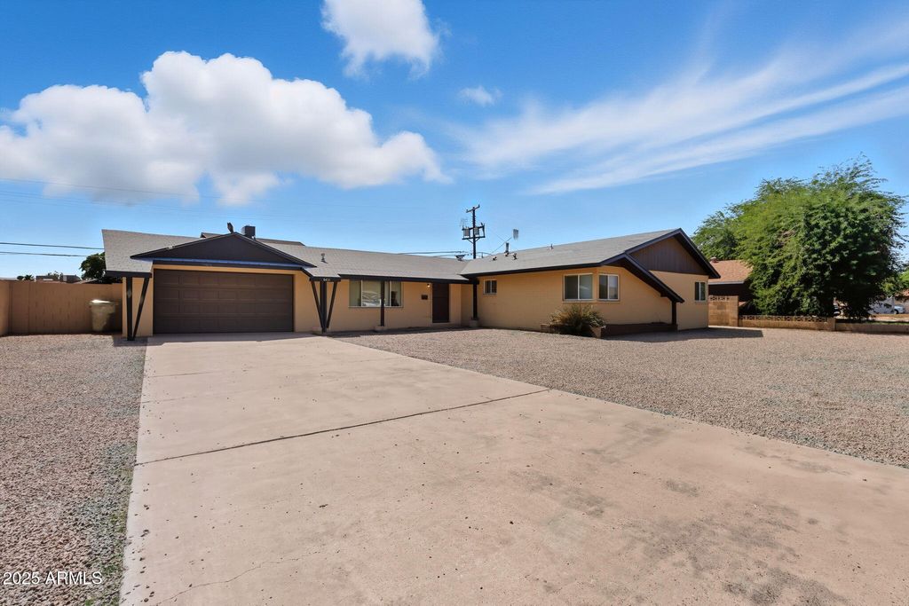 Photo of 6431 W Reade Avenue, Glendale, AZ 85301 (MLS # 6921986)