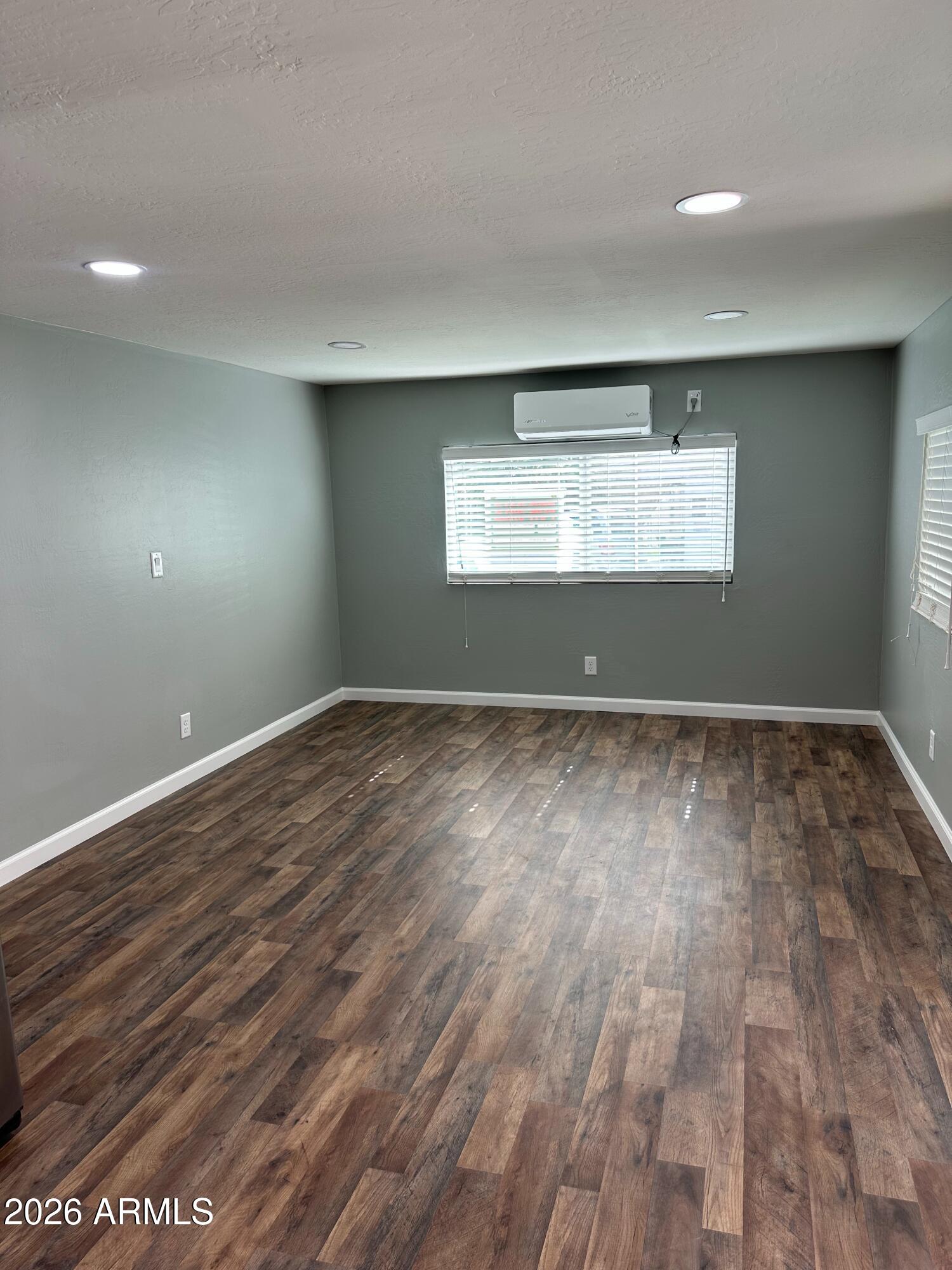 61 W Southern Avenue 55