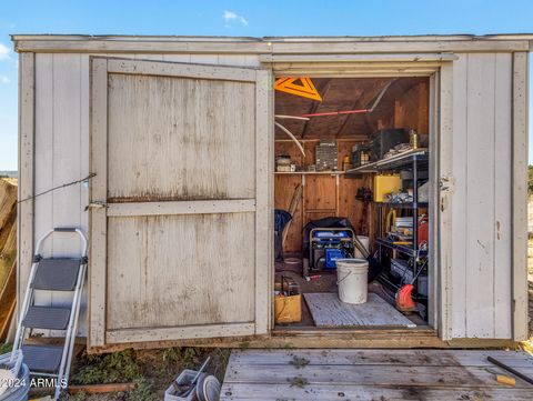 A home in Peeples Valley