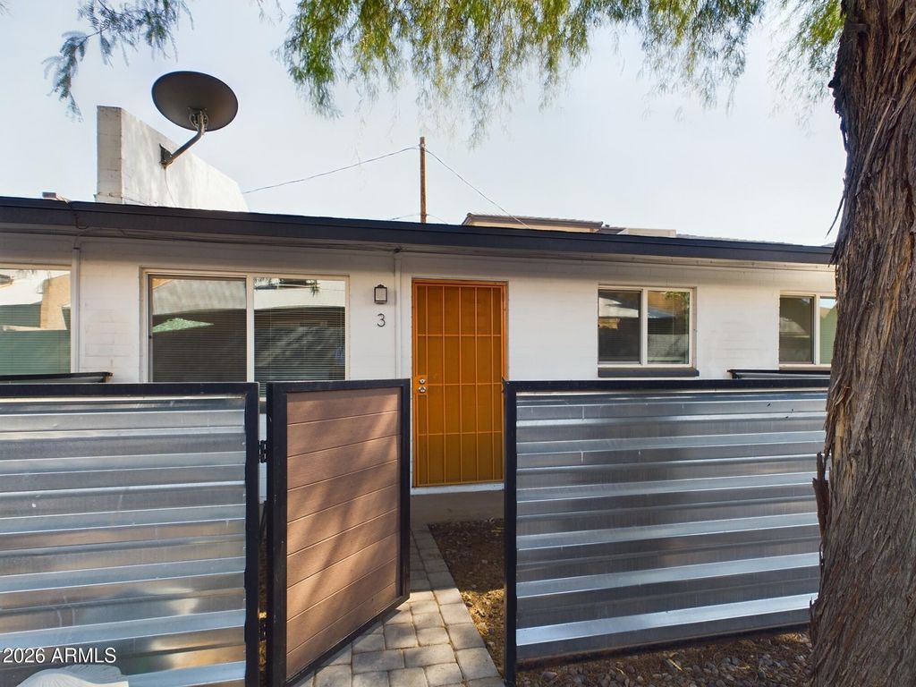 Photo of 3016 N 37 Street, Phoenix, AZ 85018 (MLS # 6974495)