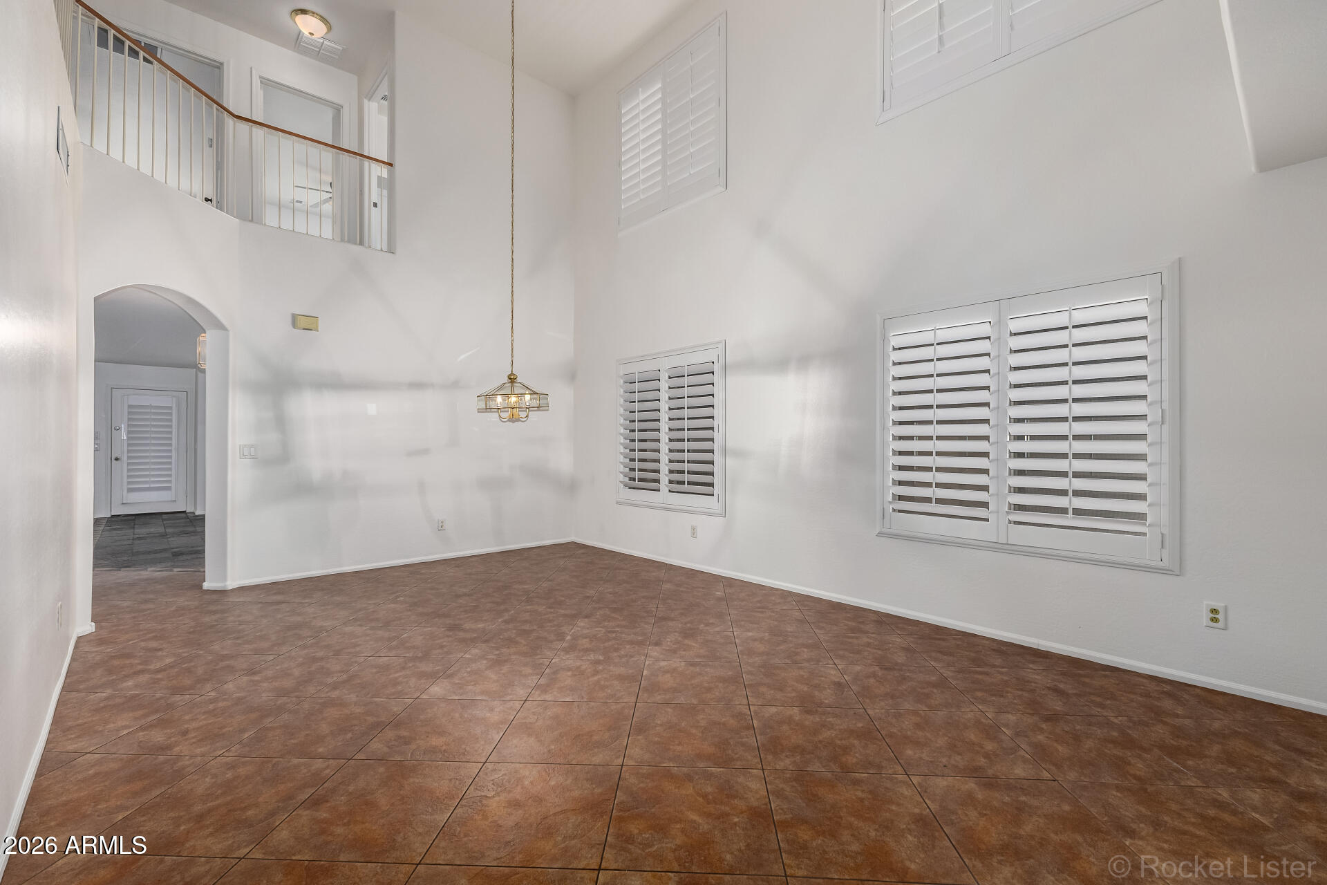 5635 W SOUTHGATE Avenue