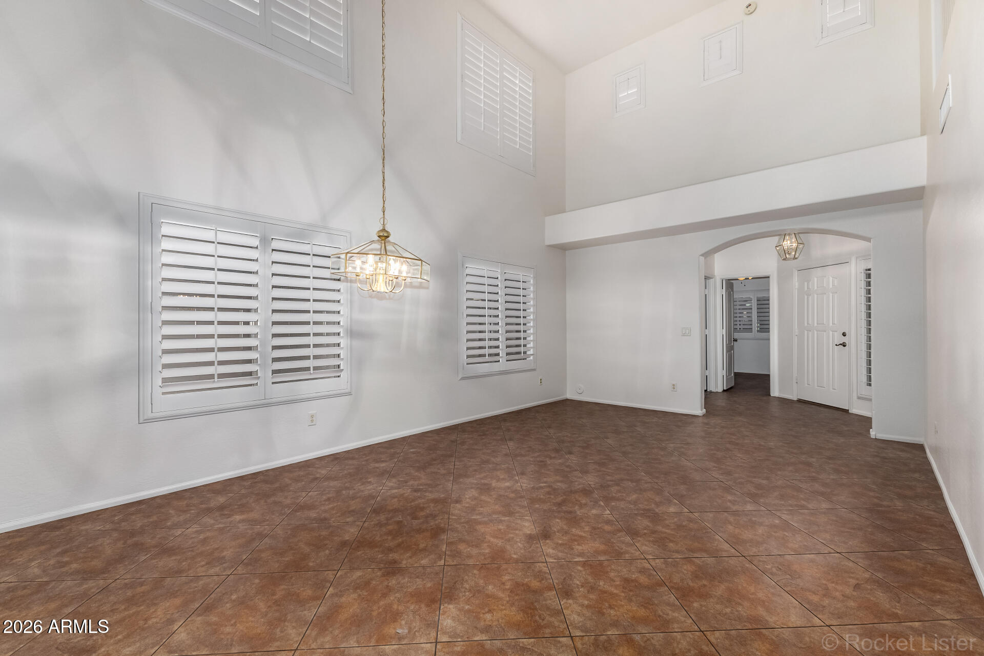 5635 W SOUTHGATE Avenue