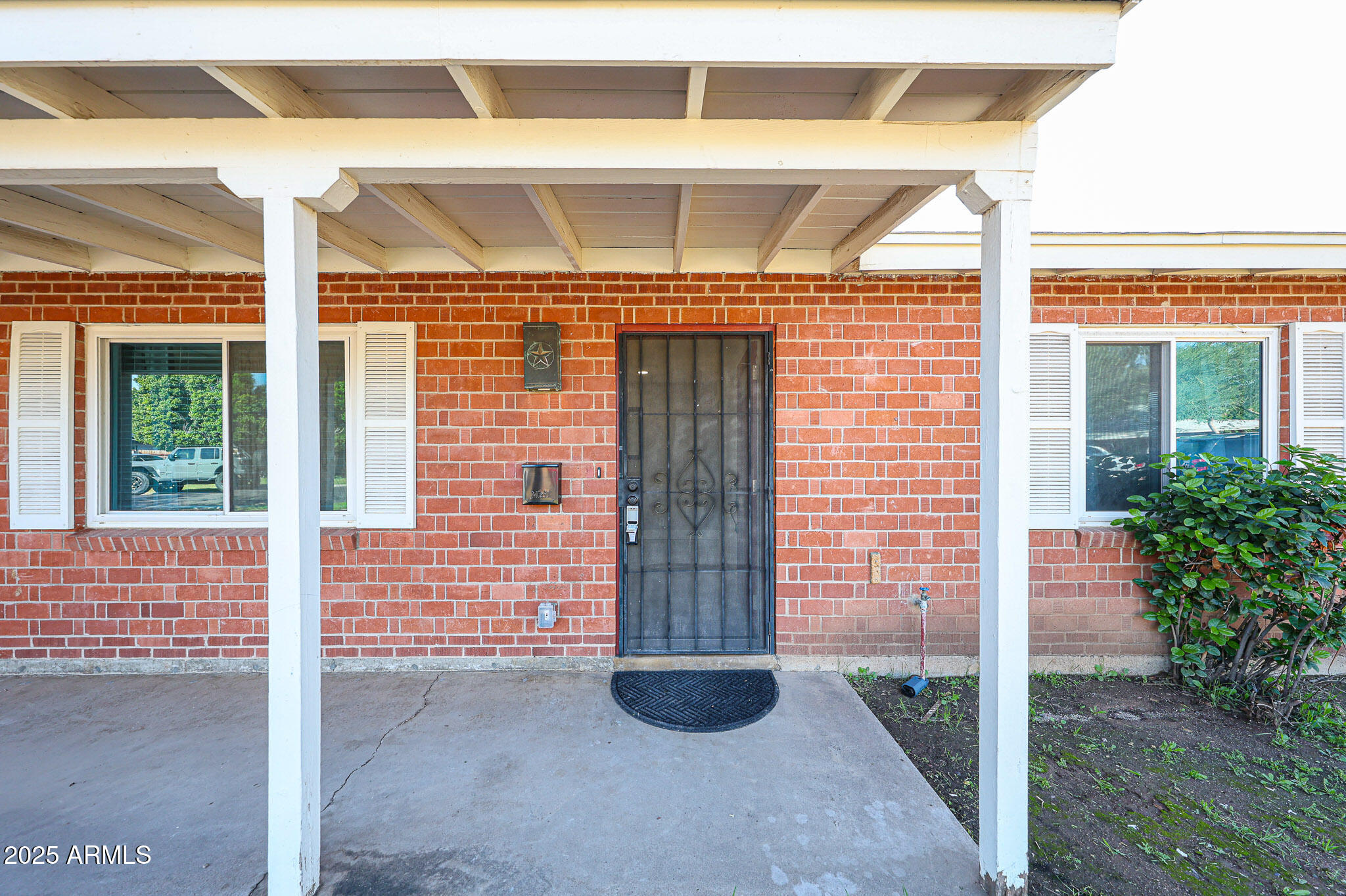 2317 W WHITTON Avenue