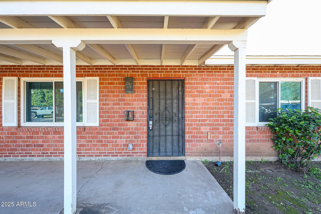 Photo of 2317 W Whitton Avenue, Phoenix, AZ 85015 (MLS # 6952346)