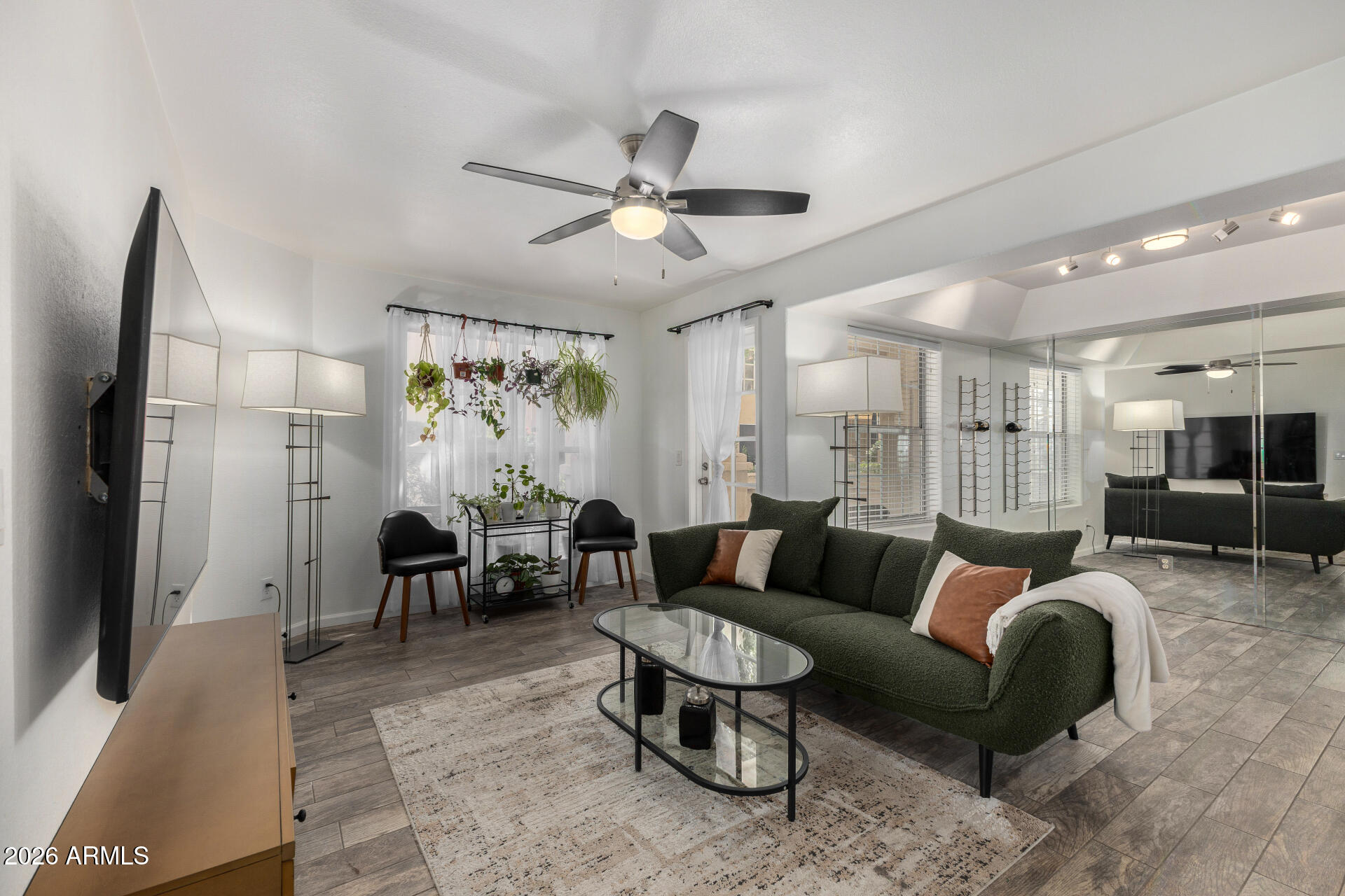 1333 E MORTEN Avenue 117