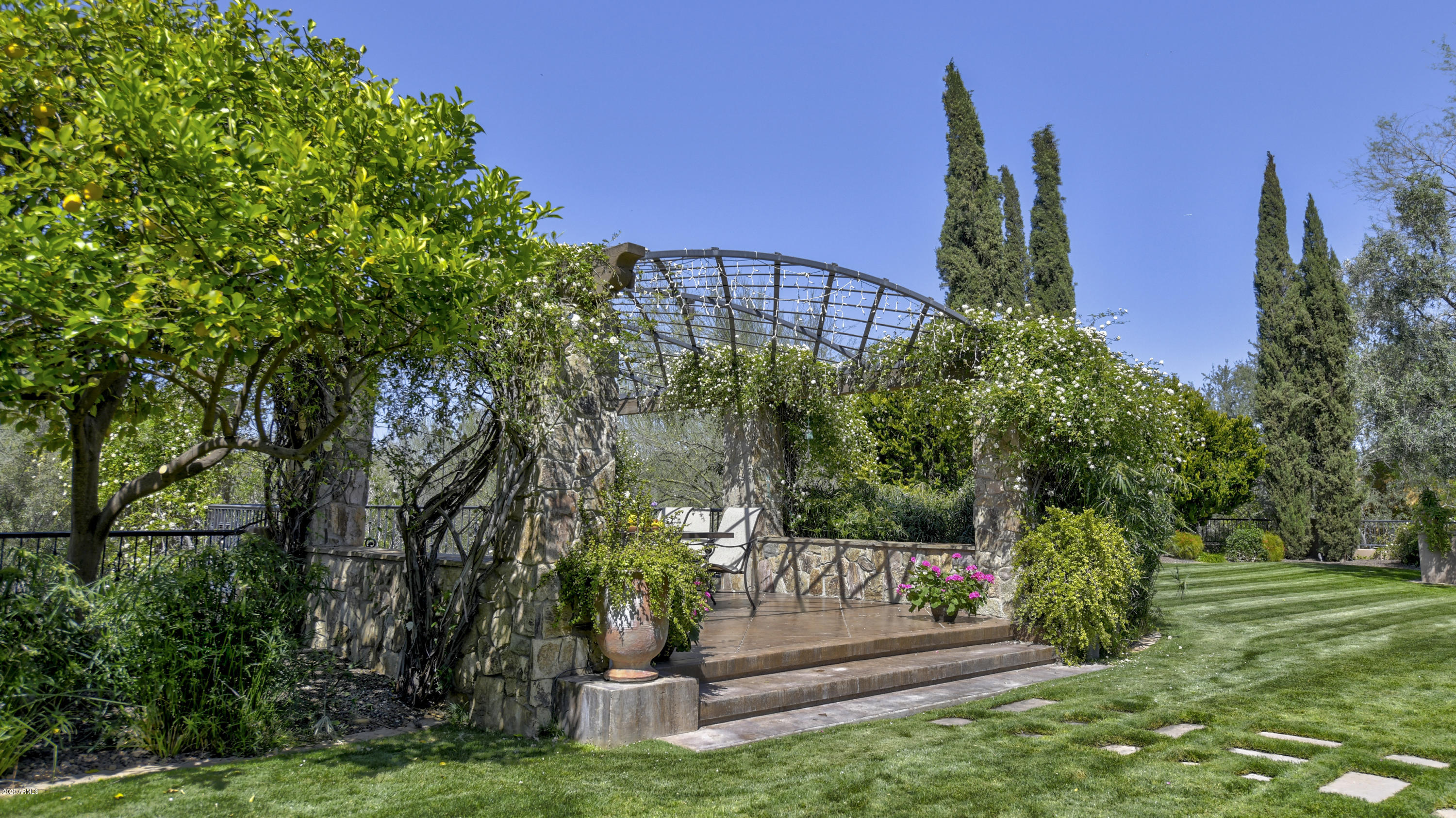 SANCTUARY - Residential