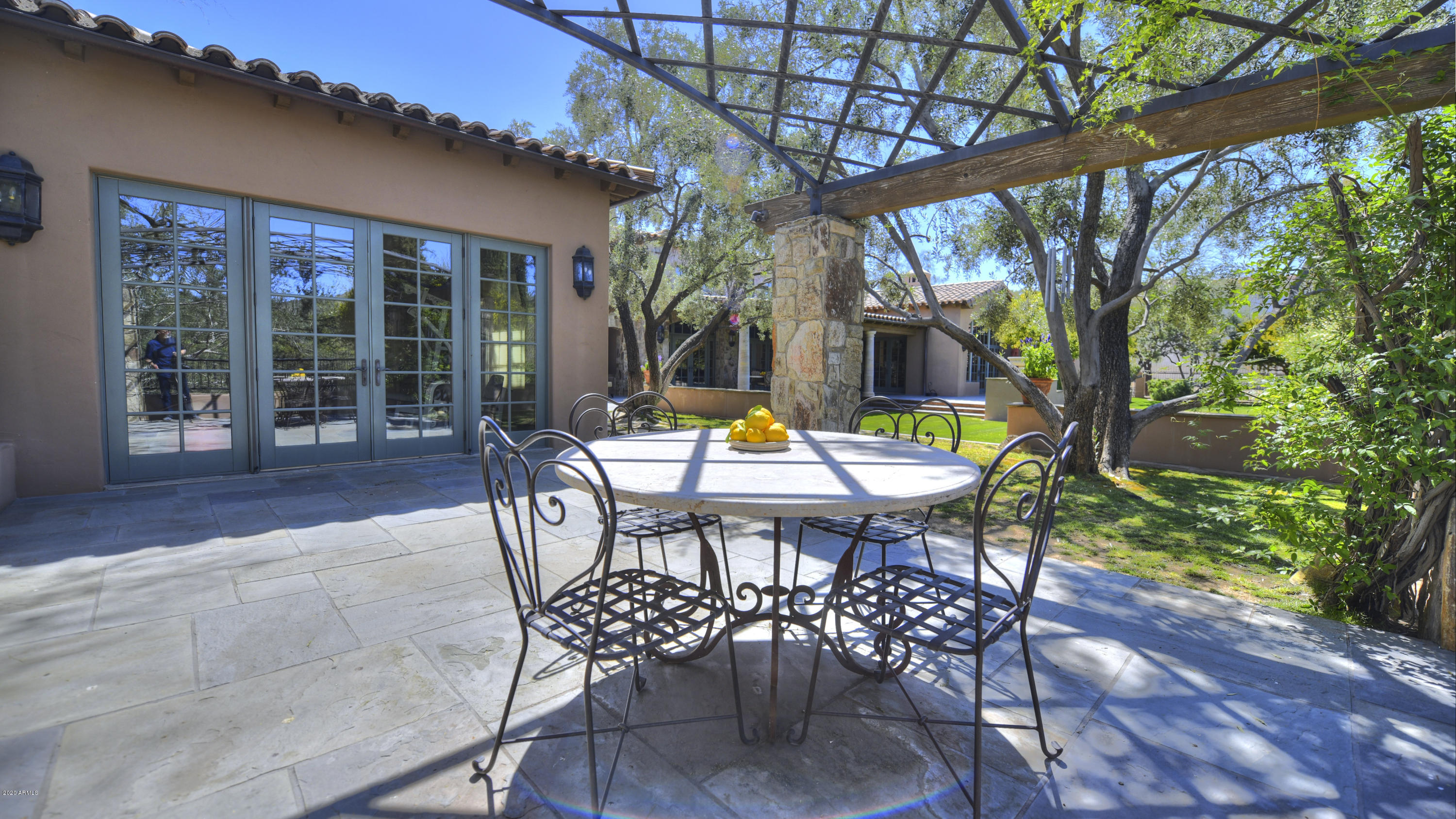 SANCTUARY - Residential