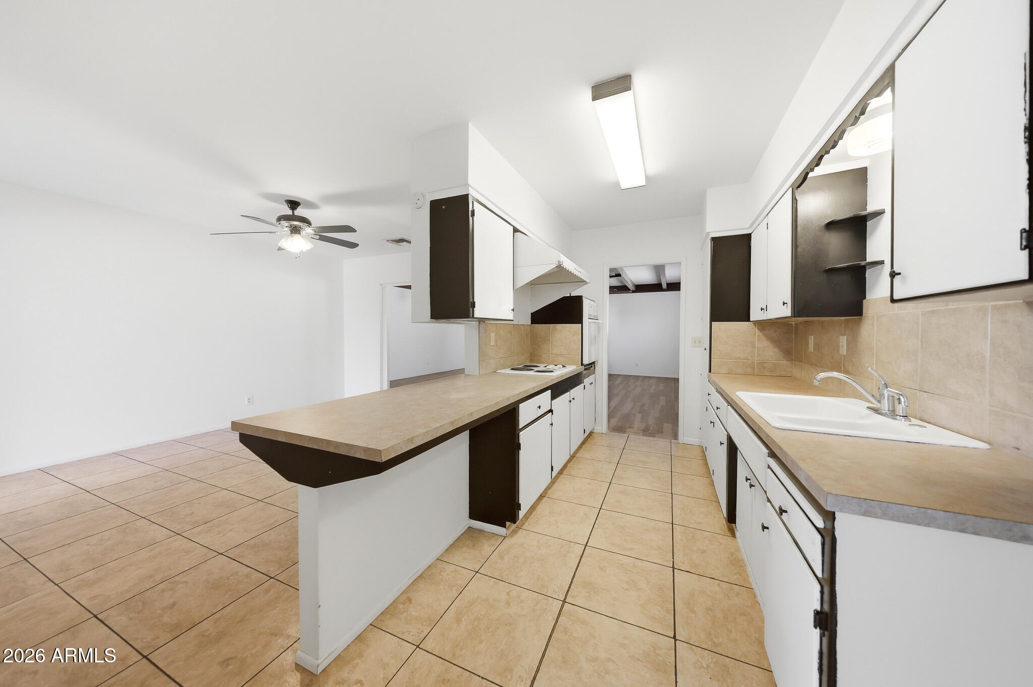 126 S CATALINA Street