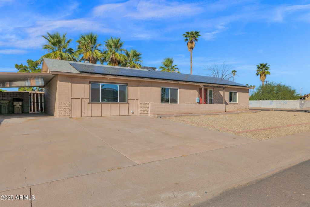 Photo of 6502 W Georgia Avenue, Glendale, AZ 85301 (MLS # 6928921)