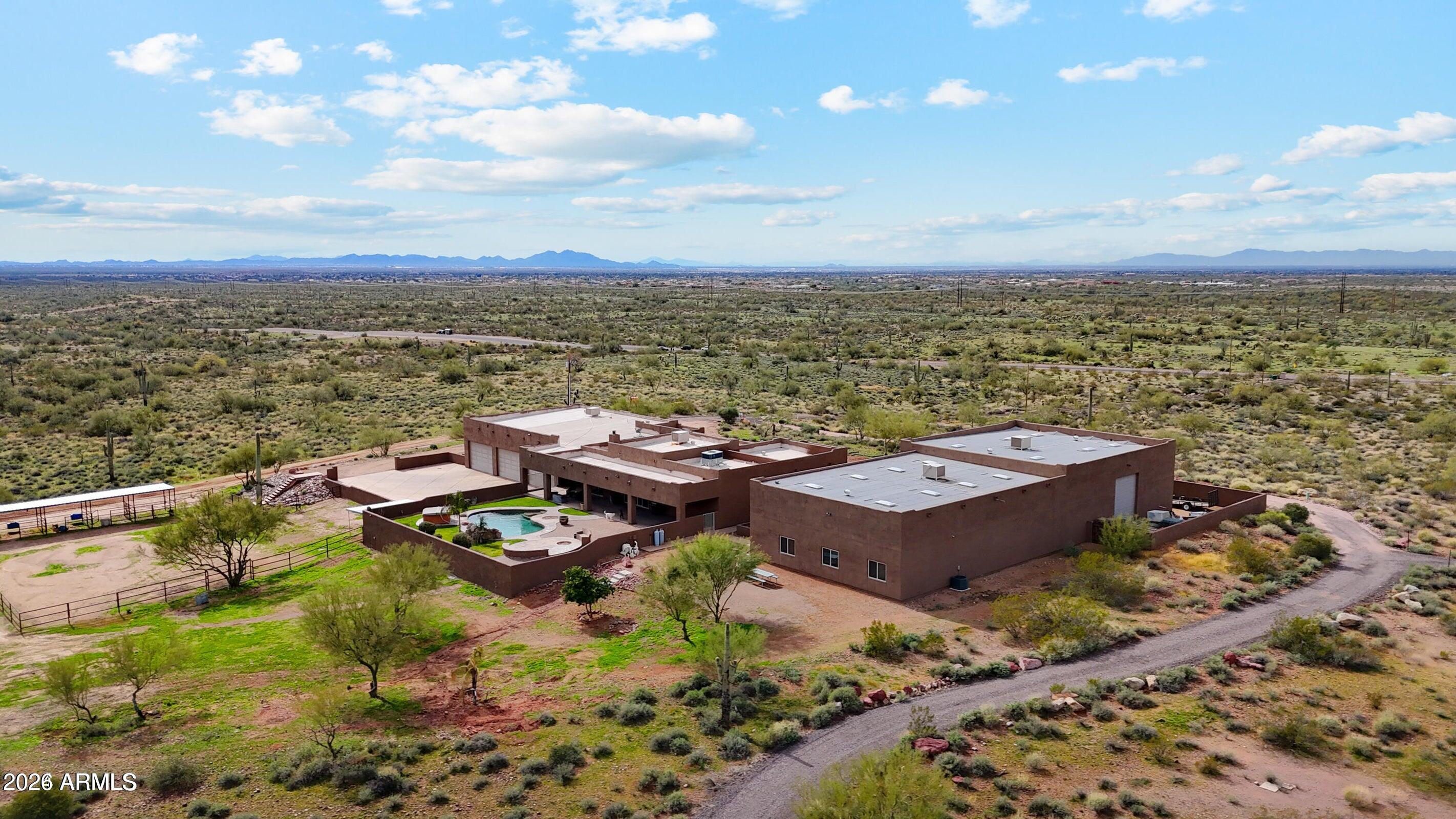 3285 N MOUNTAIN VIEW Road
