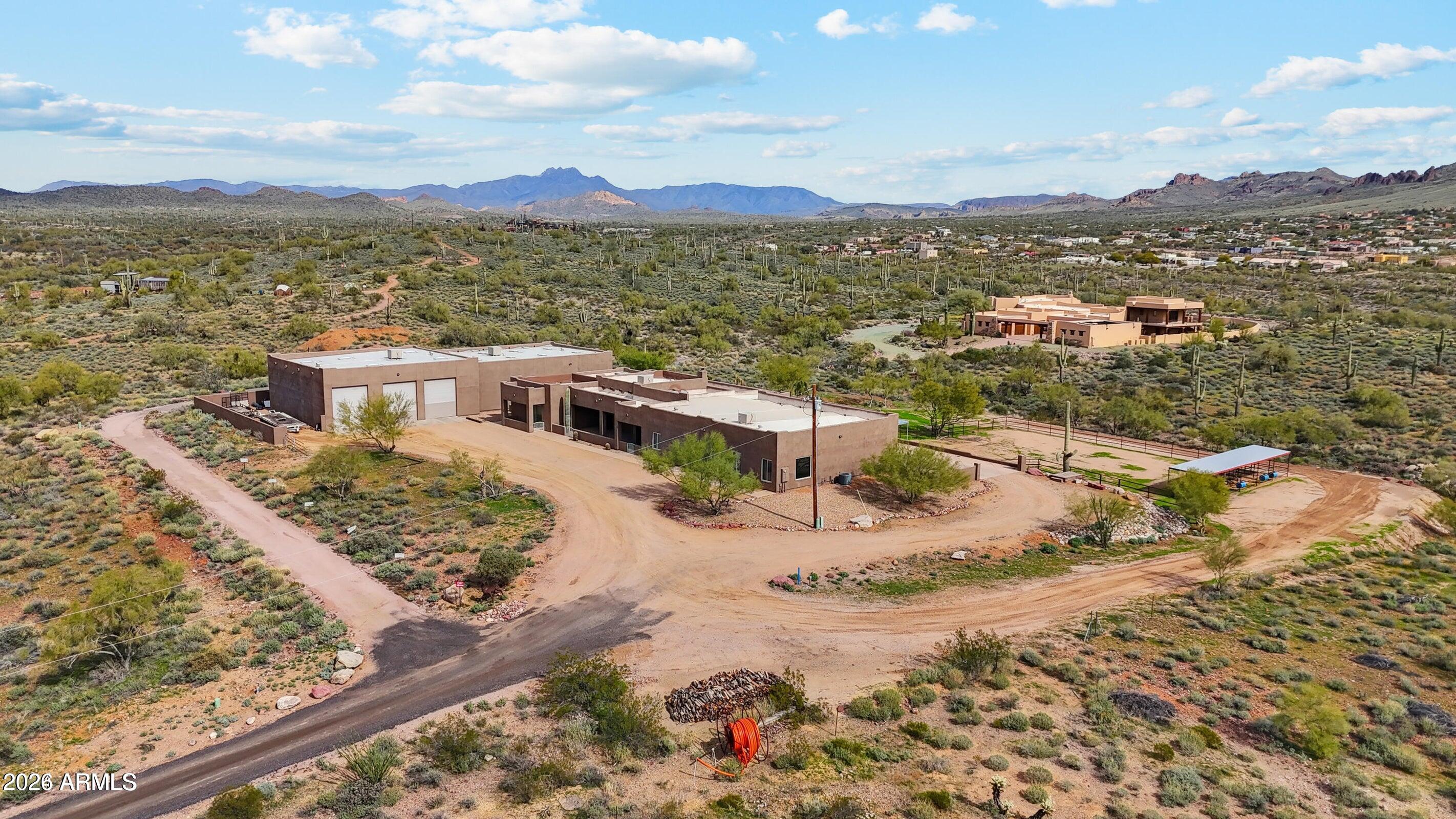 3285 N MOUNTAIN VIEW Road