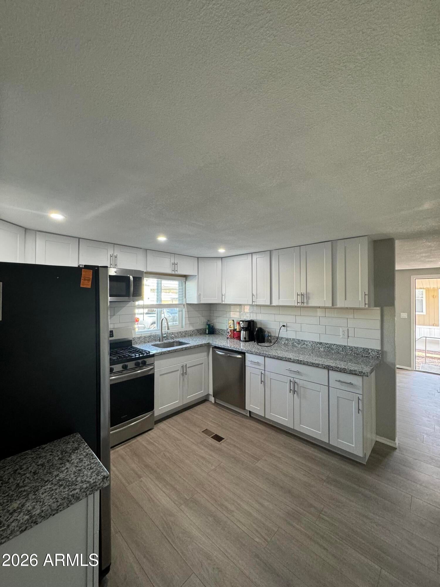 5747 W Missouri Avenue 41
