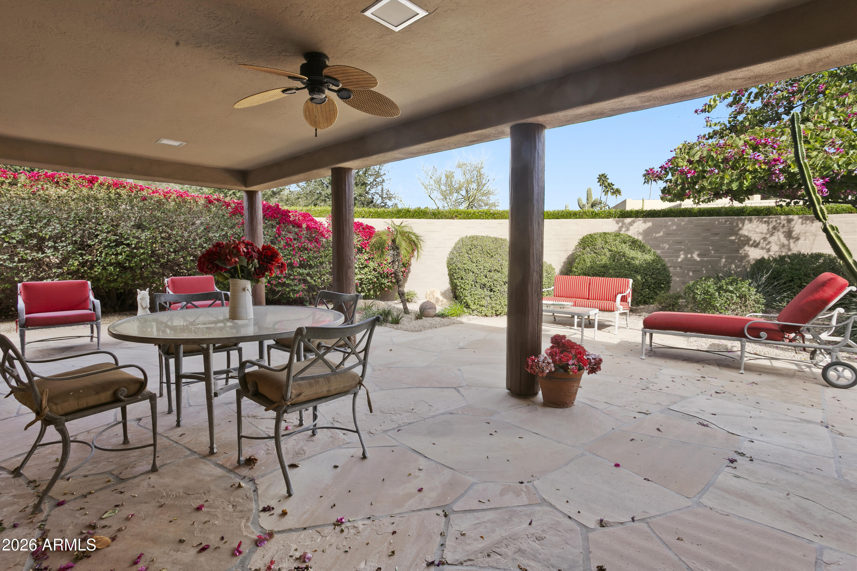 5434 E LINCOLN Drive E 1