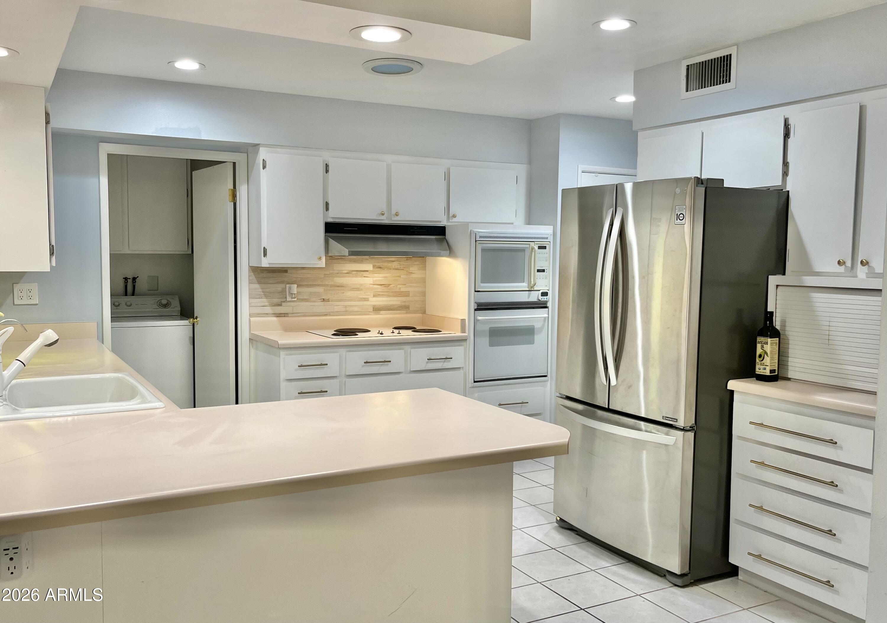 9718 W OAK RIDGE Drive