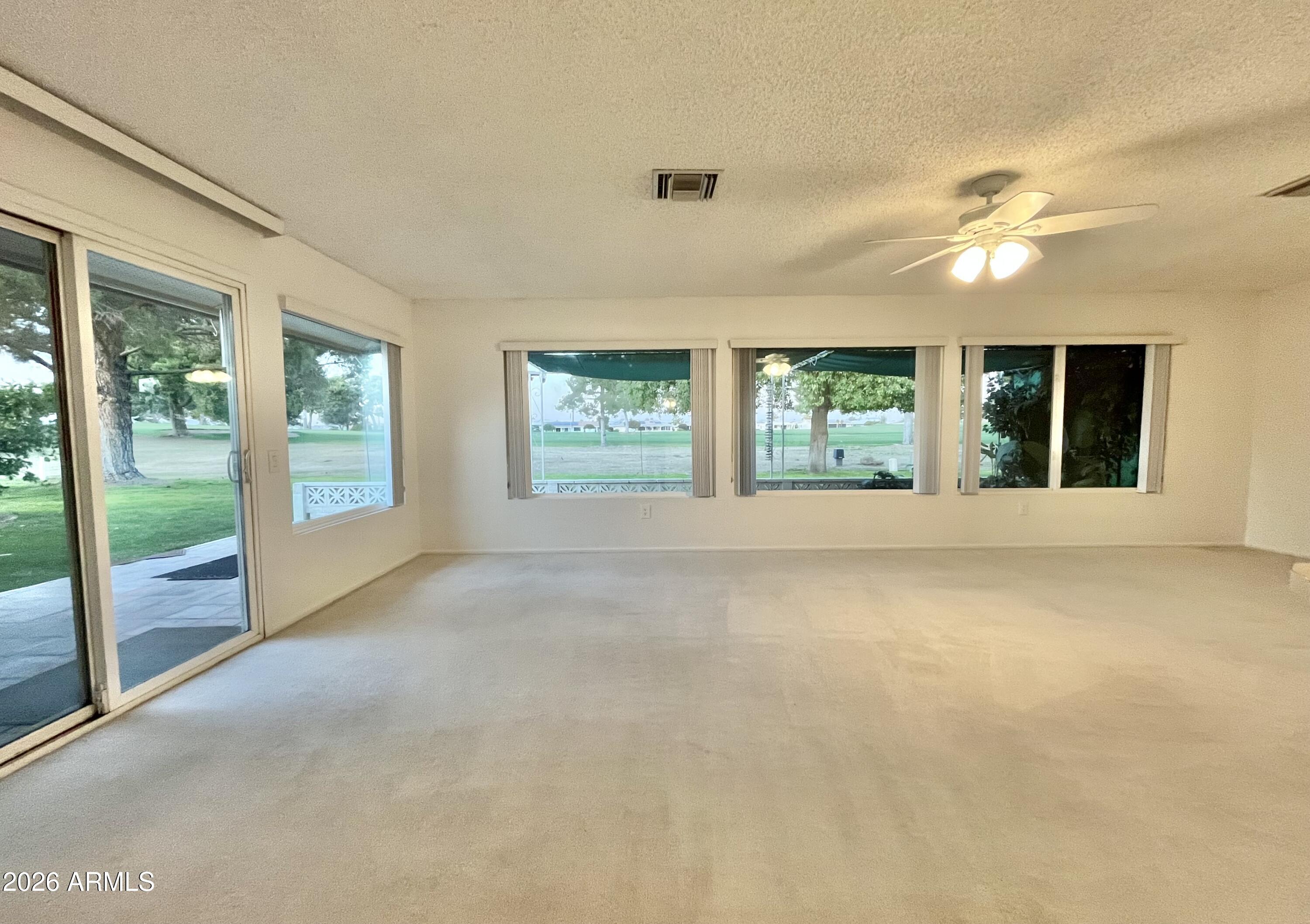 9718 W OAK RIDGE Drive