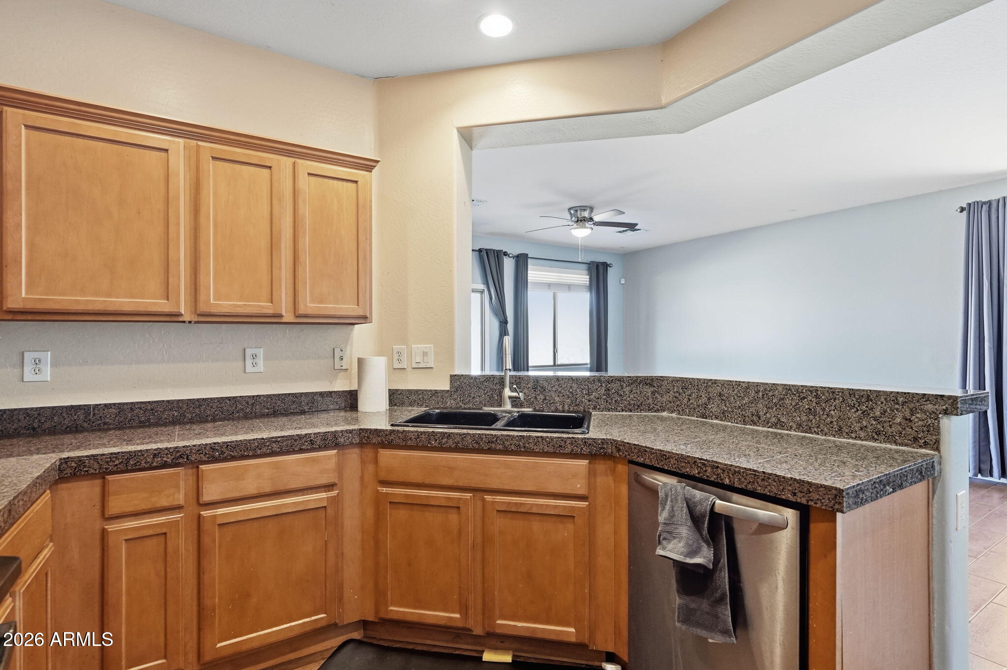 1724 W HEMINGWAY Lane