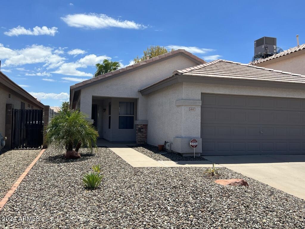 Phoenix, Arizona 85032, United States, 3 Bedrooms Bedrooms, ,2 BathroomsBathrooms,Residential,Pending,39948