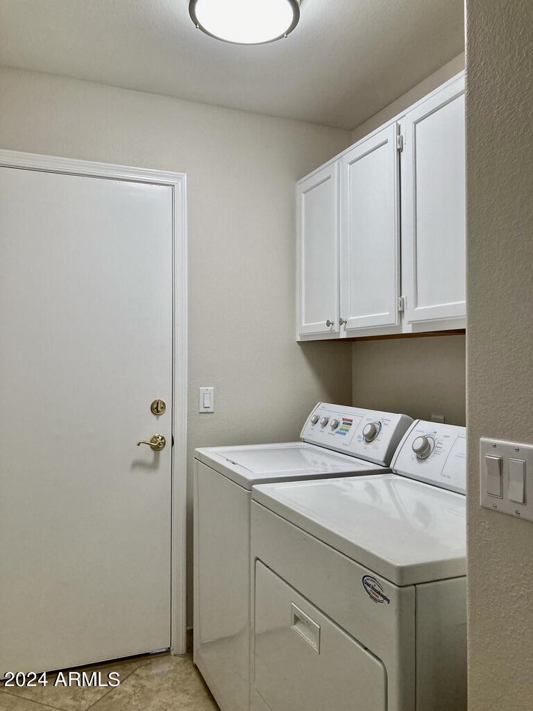 Phoenix, Arizona 85032, United States, 3 Bedrooms Bedrooms, ,2 BathroomsBathrooms,Residential,Pending,39948