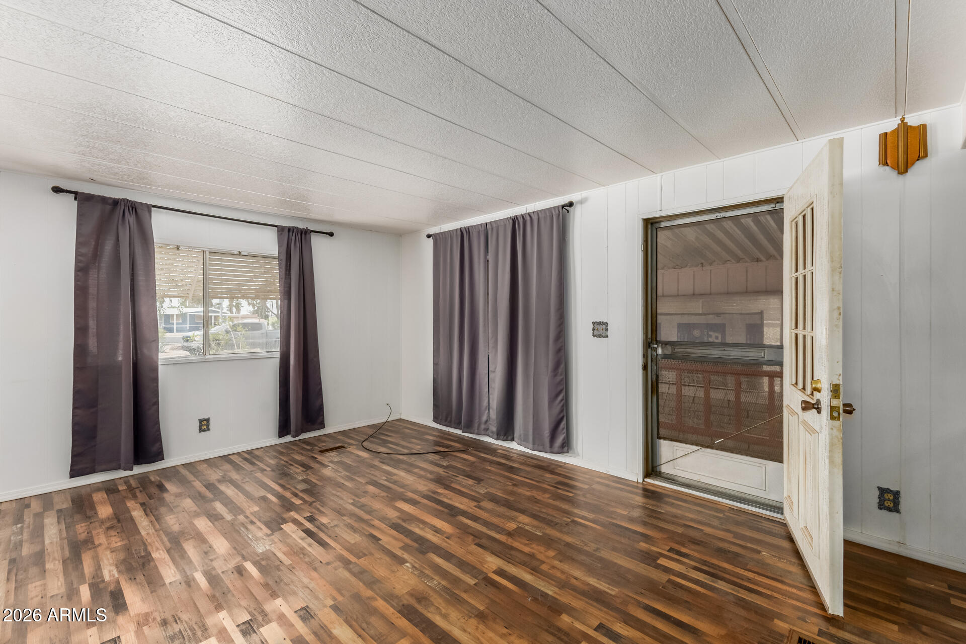 1638 N SANDALWOOD Drive