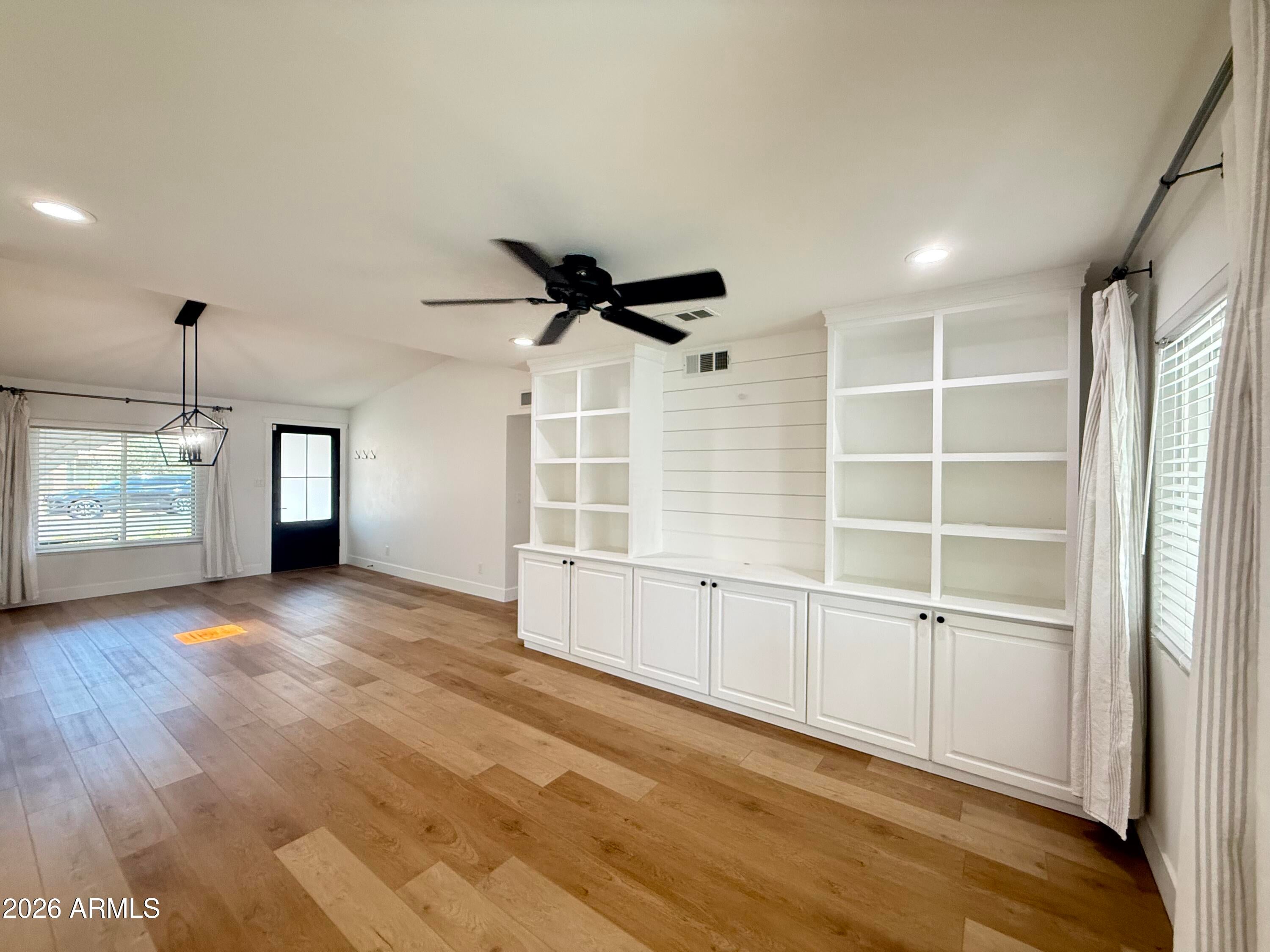 1363 W LOS LAGOS Vista
