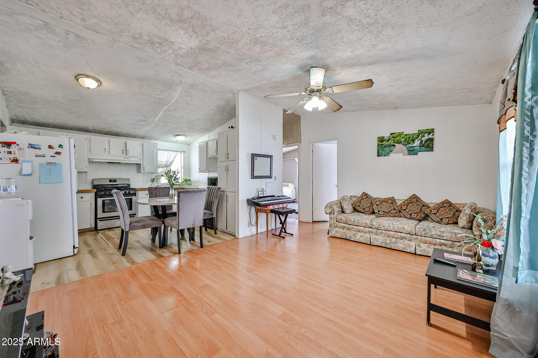 7302 W Peoria Avenue 74