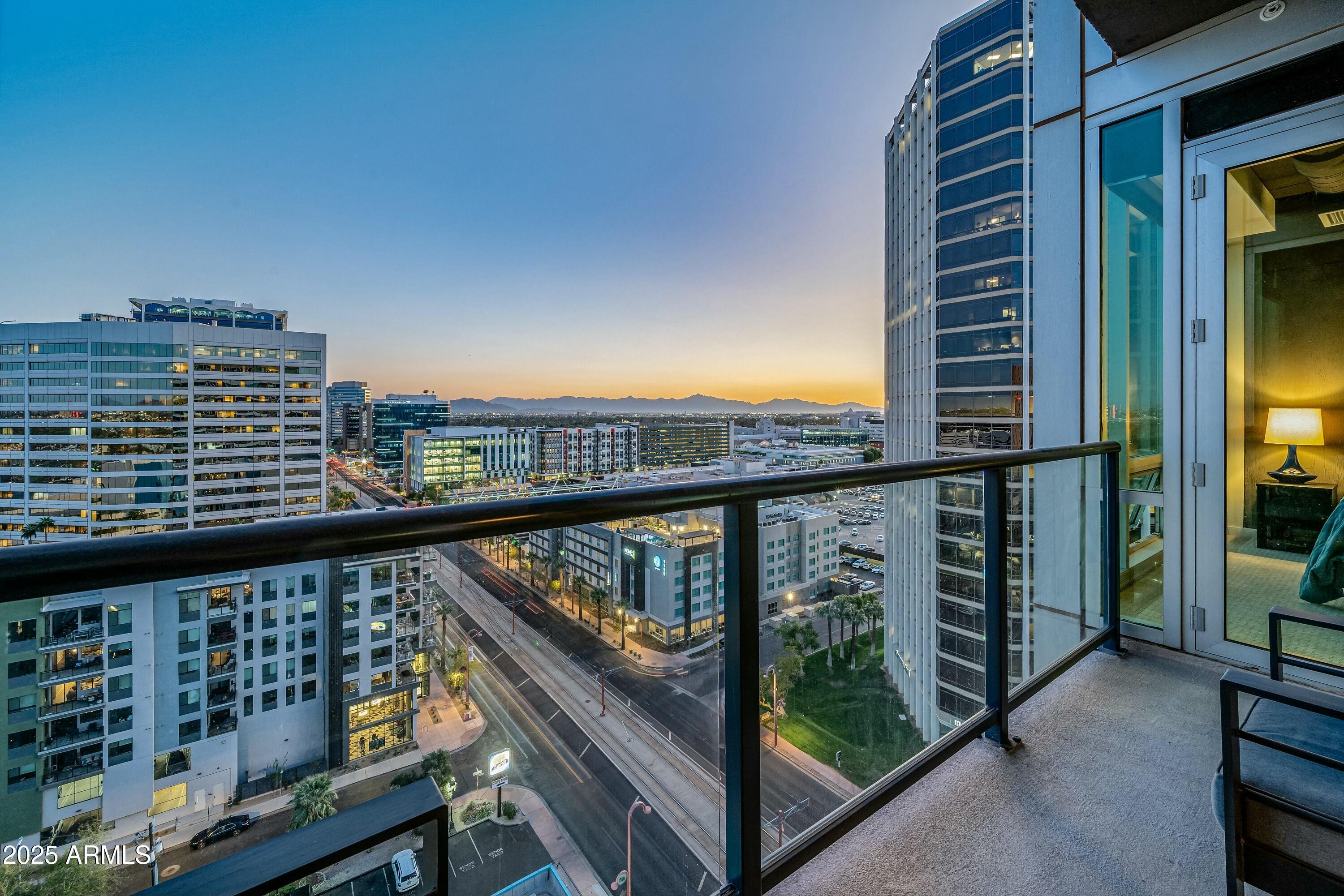 1 E LEXINGTON Avenue 1211