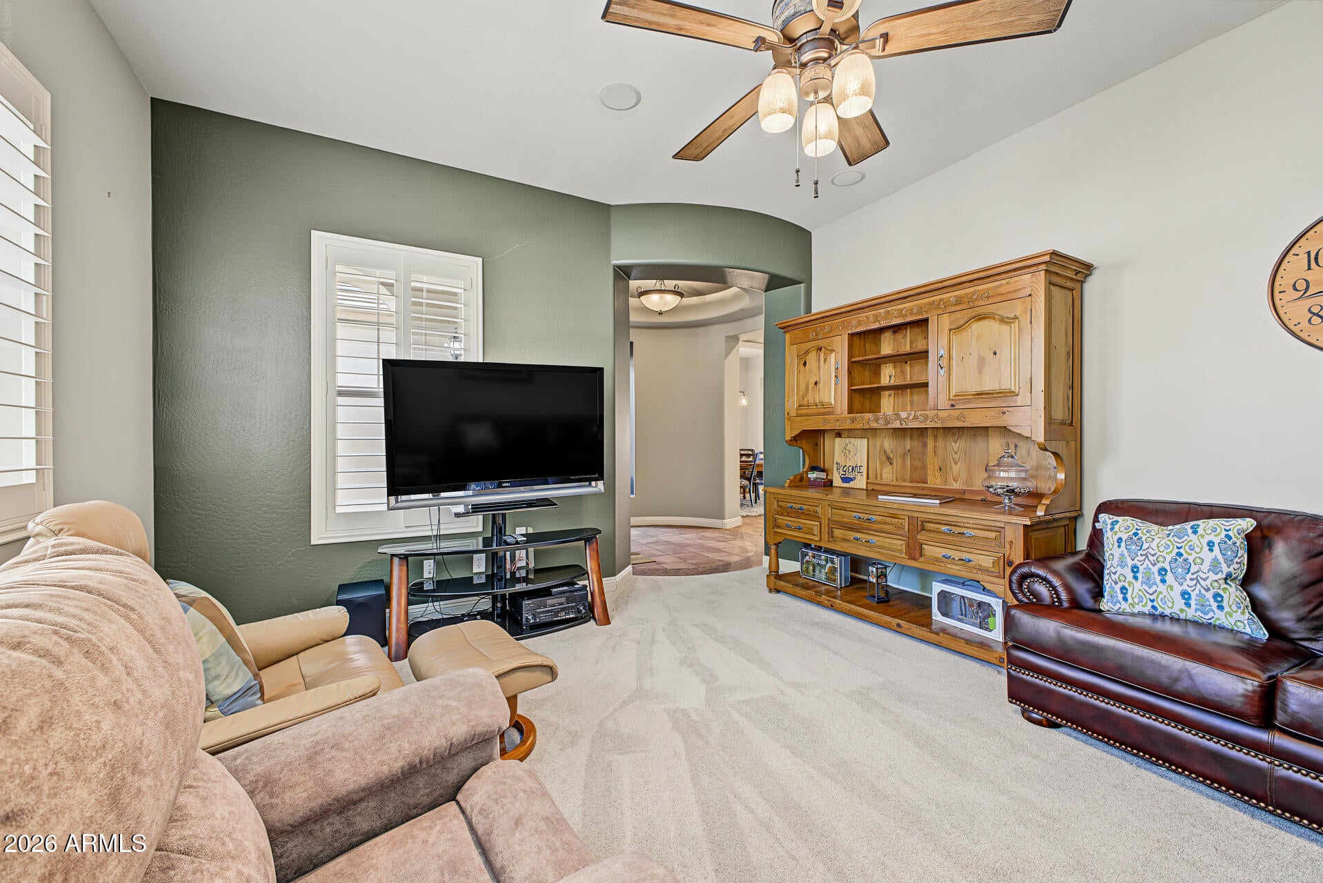 5637 W STRAIGHT ARROW Lane