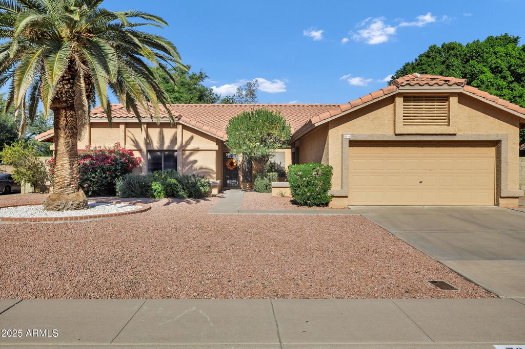 Photo of 702 E Avenida Sierra Madre, Gilbert, AZ 85296 (MLS # 6957910)