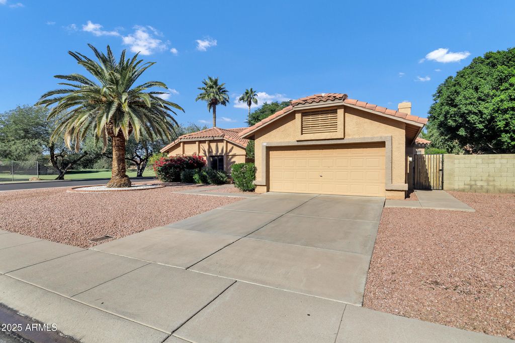 Photo of 702 E Avenida Sierra Madre, Gilbert, AZ 85296 (MLS # 6957910)