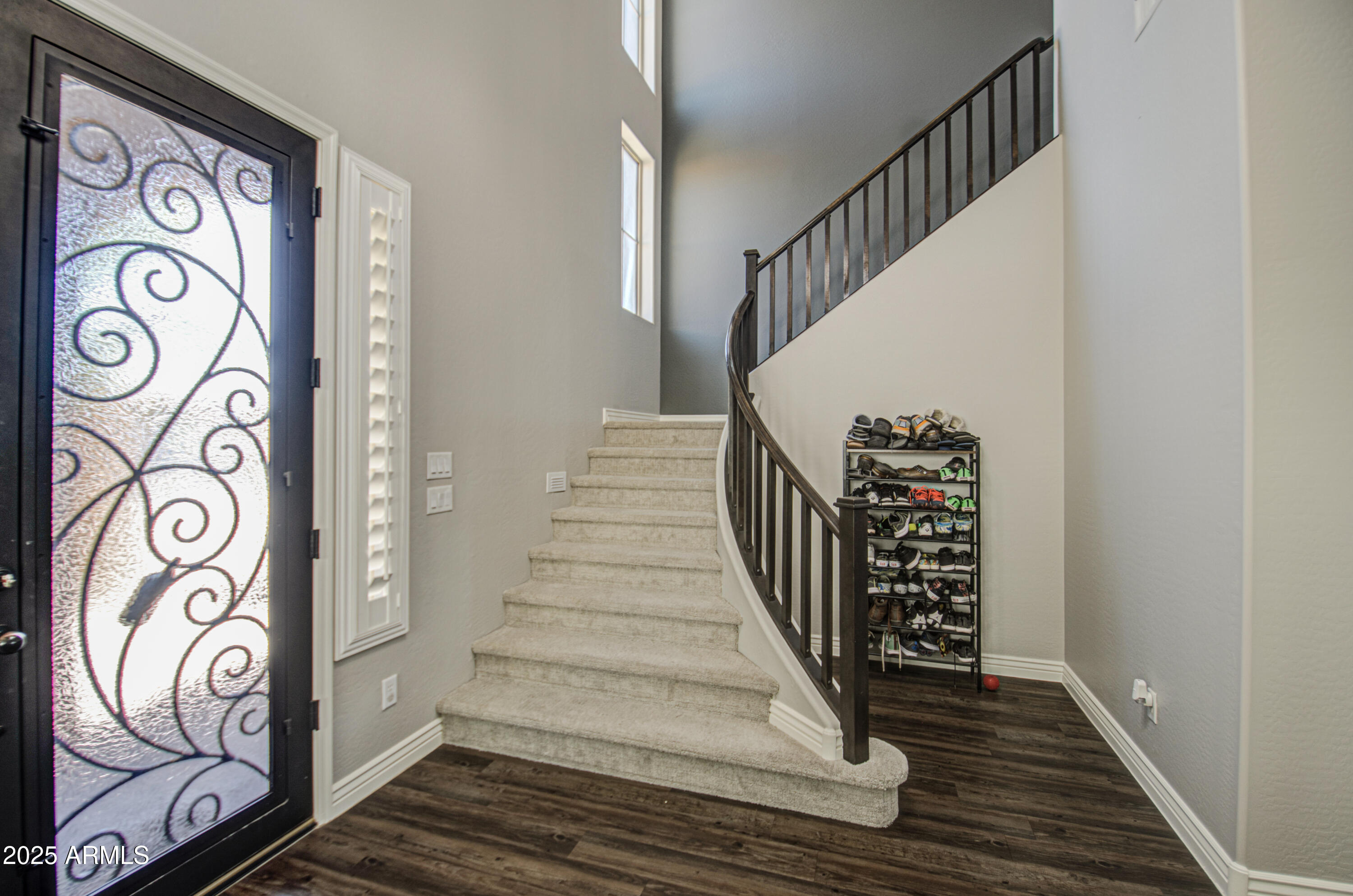 3016 N GLENVIEW --
