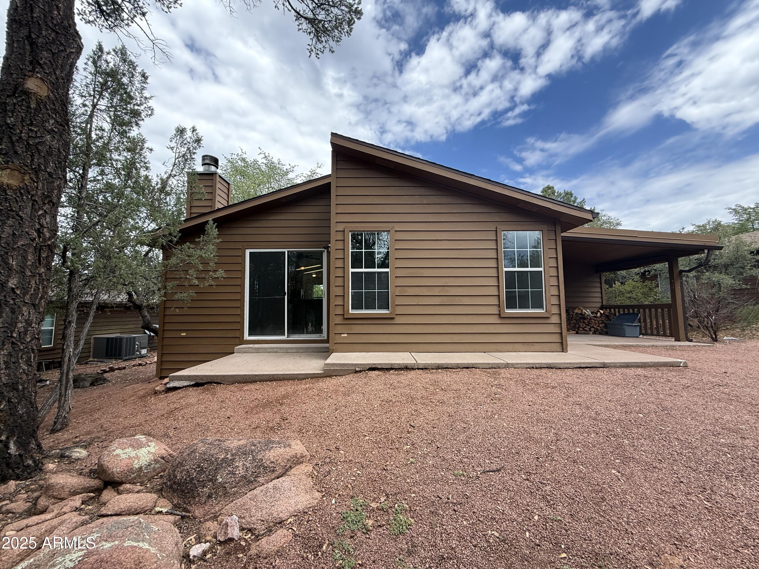 305 W ASH CREEK Court