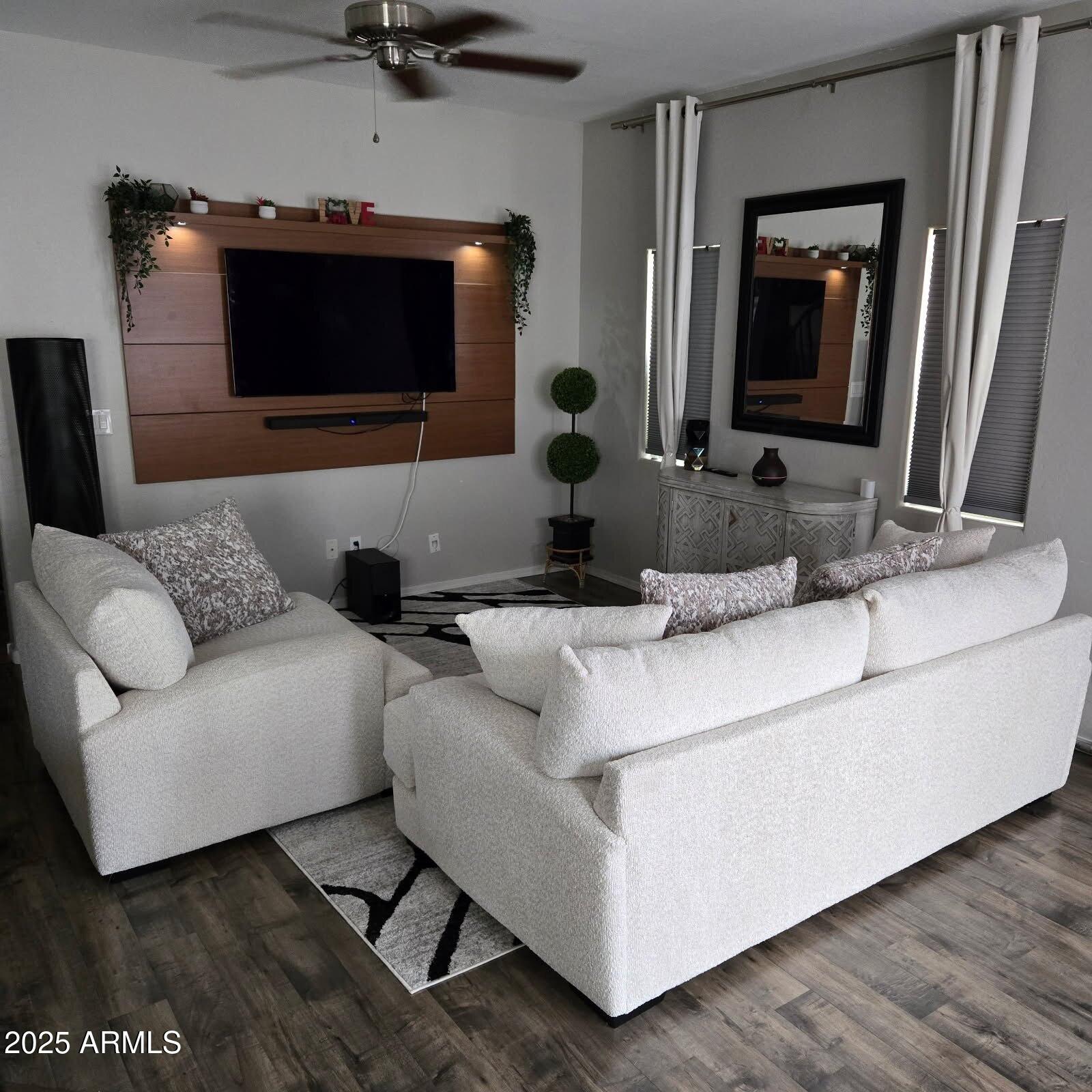 4717 E REDFIELD Road