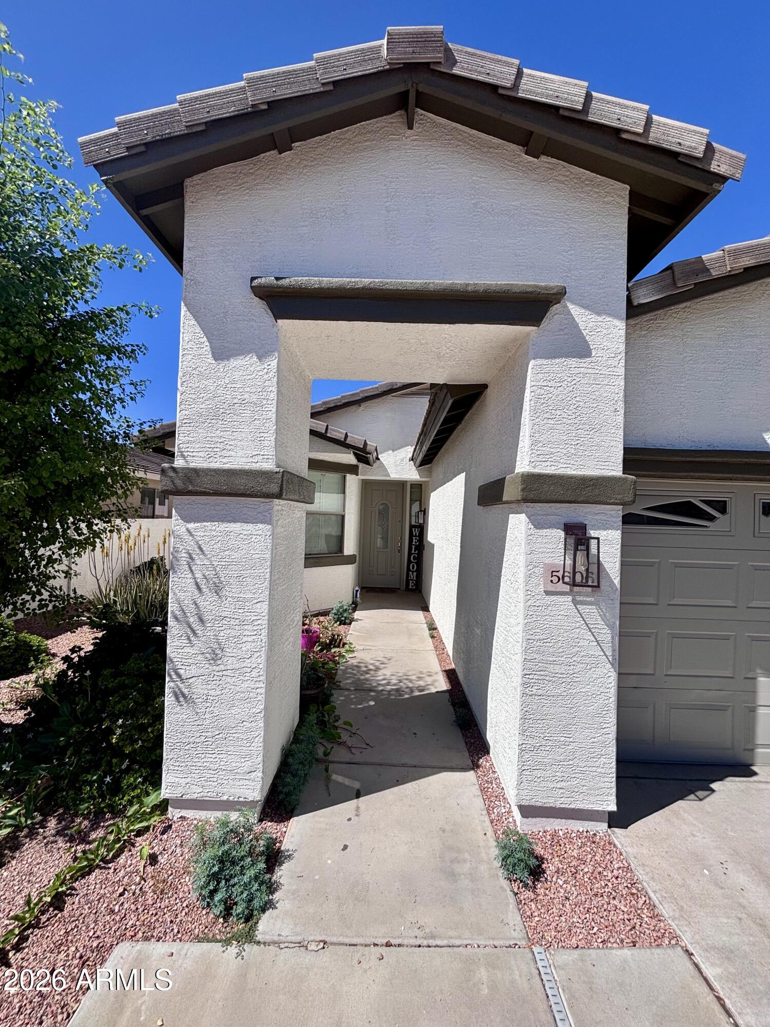 5606 W ST ANNE Avenue