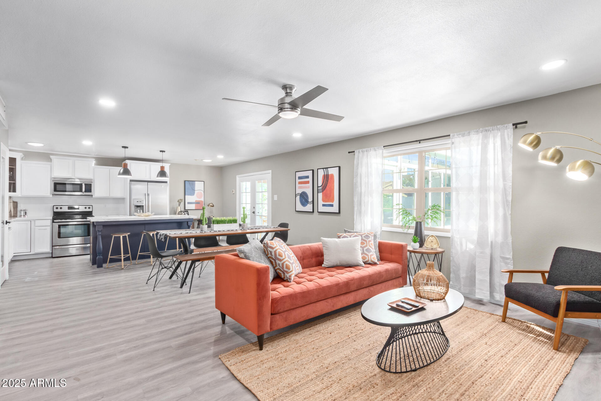 1601 E FREMONT Drive